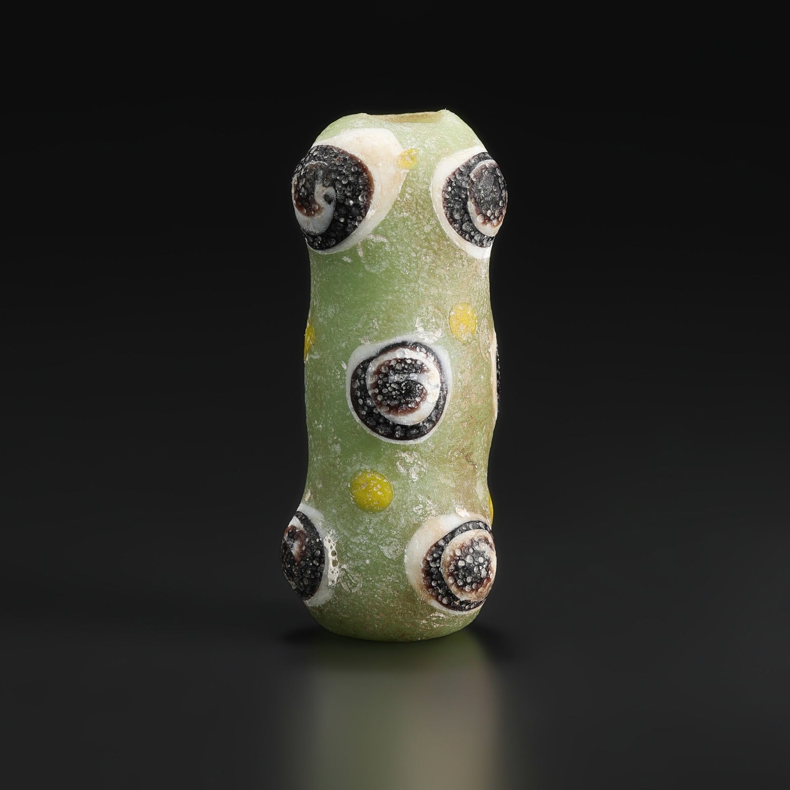 Ancient Chinese Glass Bead Pendant: Ancient Chinese Glass Bead Pendant Size Detail: 1.5 x 3.7cm Weight: 15gram