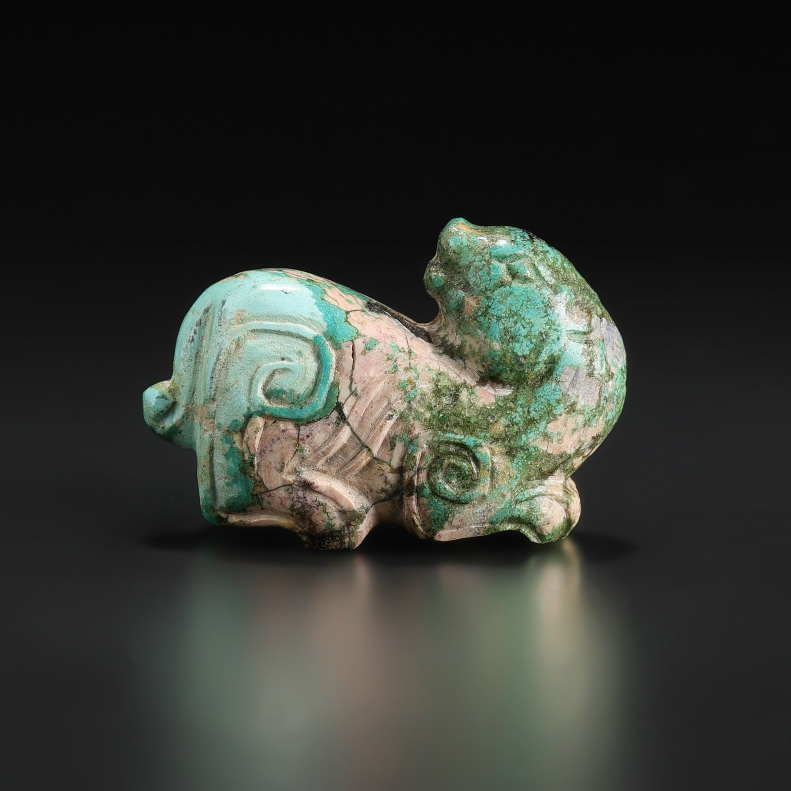 Chinese Hongshan Culture Turquoise Hand Carved Bead Pendant: Chinese Hongshan Culture Turquoise Hand Carved Bead Pendant Size Detail: 3 x 2cm Weight: 12gram