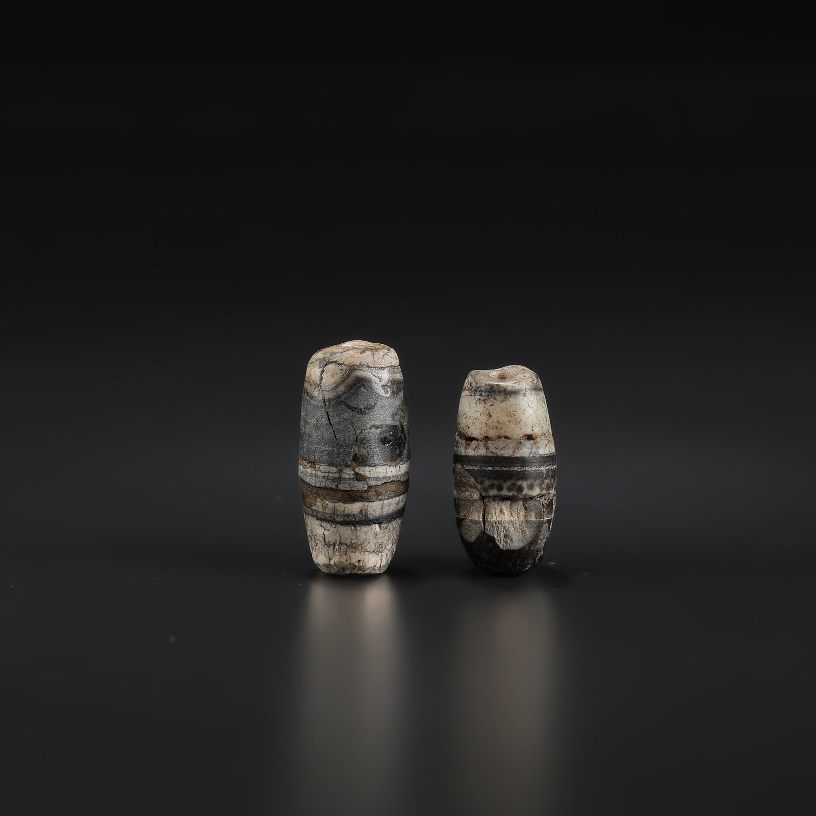 Old Beads Rami Sulumani Agate Himalaya Tibet Spiritual Talisman Amulet: Old Beads Rami Sulumani Agate Himalaya Tibet Spiritual Talisman Amulet Total Weight: 13gram