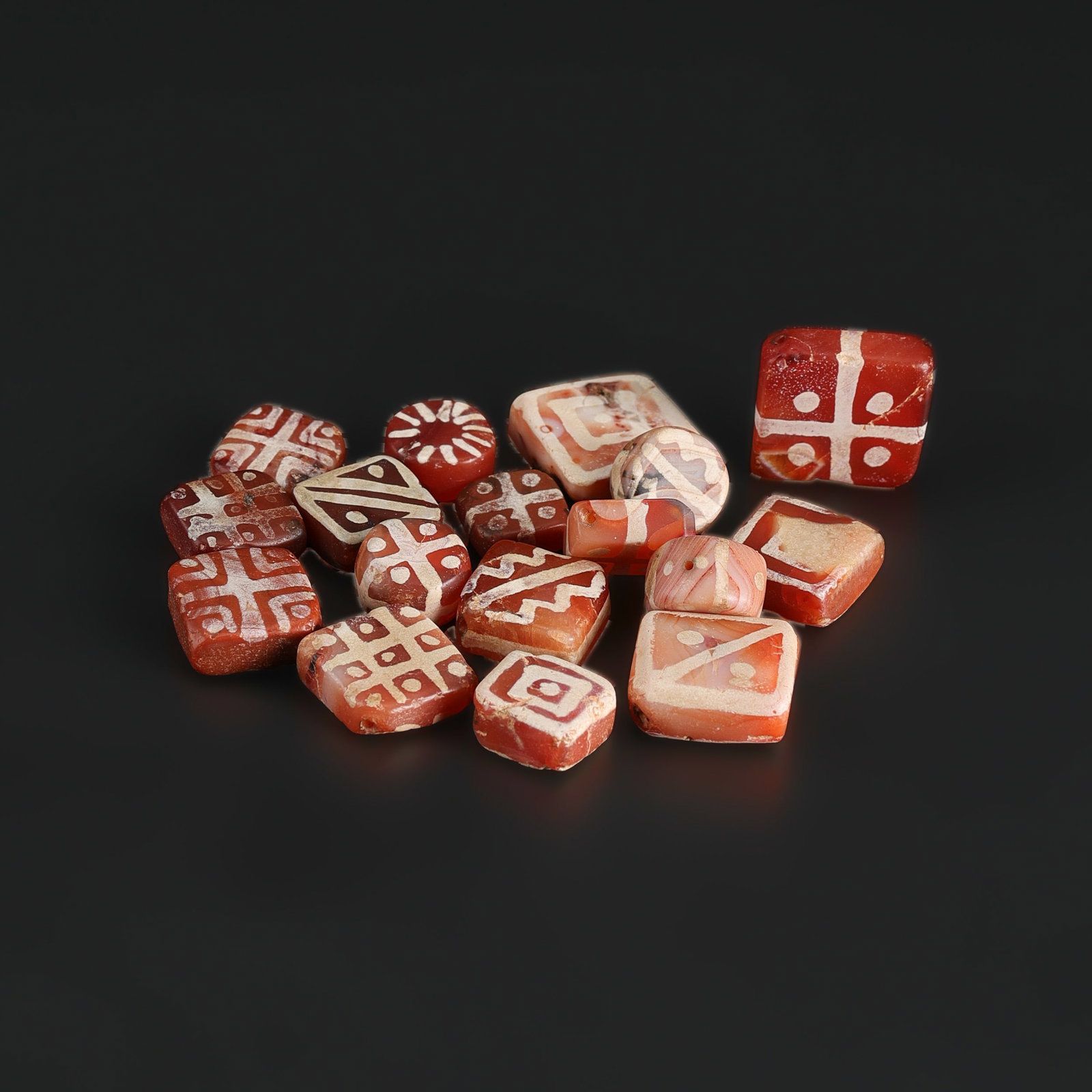 Collection of Antique Etched Carnelain Beads Lot: Collection of Antique Etched Carnelain Beads Lot Total Weight: 28gram