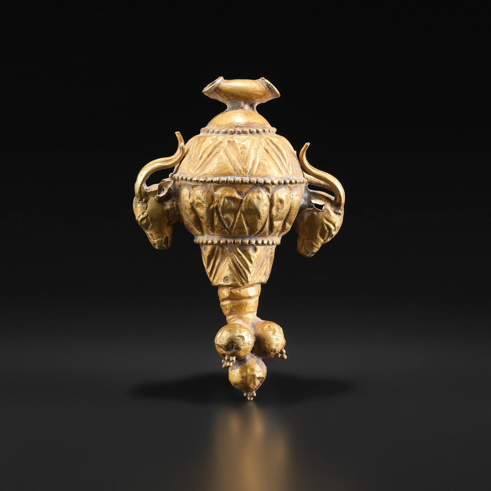 Ancient Sino-Tibetan Ritual Object Amulet 17K Gold Pendant: Ancient Sino-Tibetan ritual object amulet pendant mounted in 17K gold. The piece features traditional symbolic detailing with finely crafted goldwork. A collectible pendant with historical and decorat