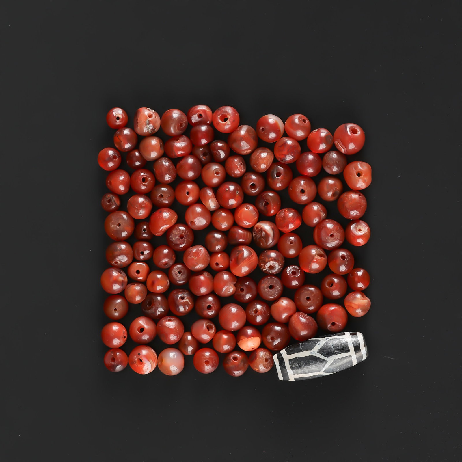 Collection of Antique Old Carnellian Beads Lot: Collection of Antique Old Carnellian Beads Lot Total Weight: 41gram