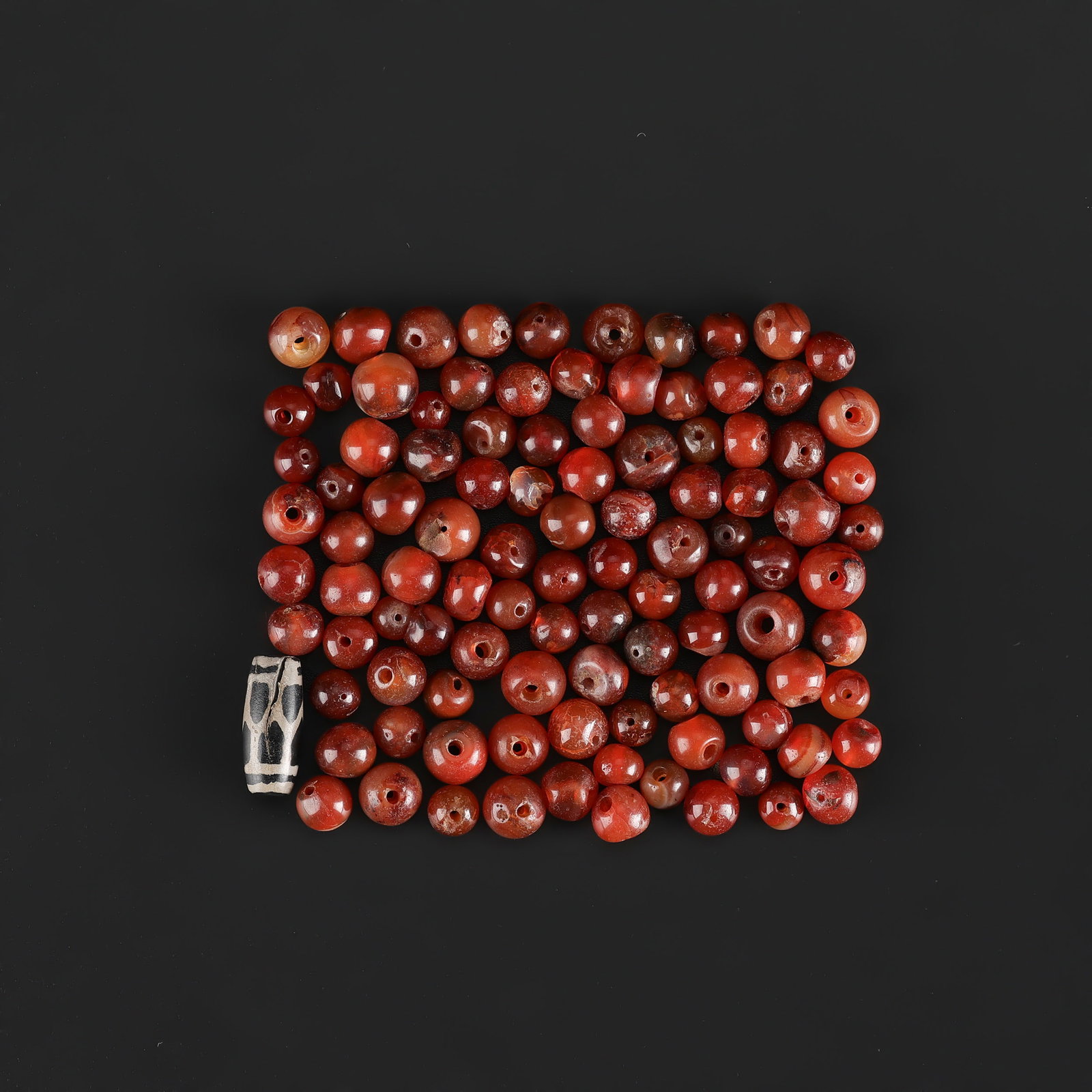 Collection of Antique Old Carnellian Agate Beads Lot: Collection of Antique Old Carnellian Agate Beads Lot Total Weight: 47gram