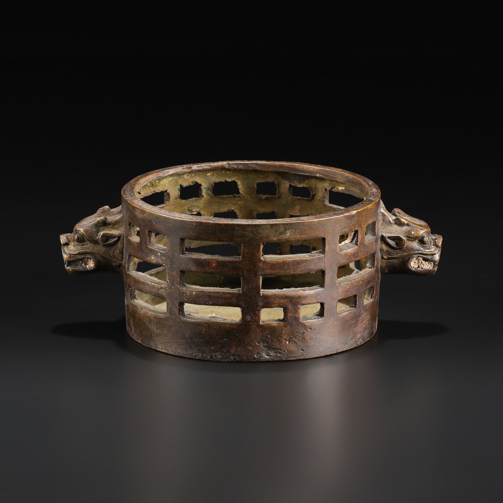Old Ancient Chinese Incense Bronze Burner: Old Ancient Chinese Incense Bronze Burner Size Detail: 14 x 15.3cm Weight: 444gram