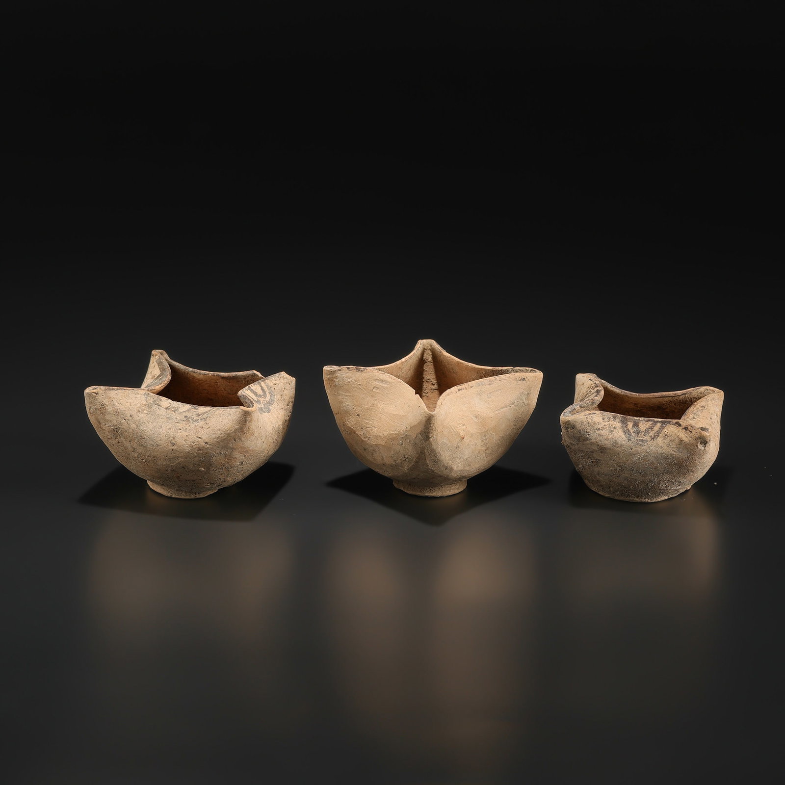 Ancient Old Indus Valley Antiquities Clay Vessels Harappan Mehrga: Ancient Old Indus Valley Antiquities Clay Vessels Harappan Mehrga Total Weight: 186gram
