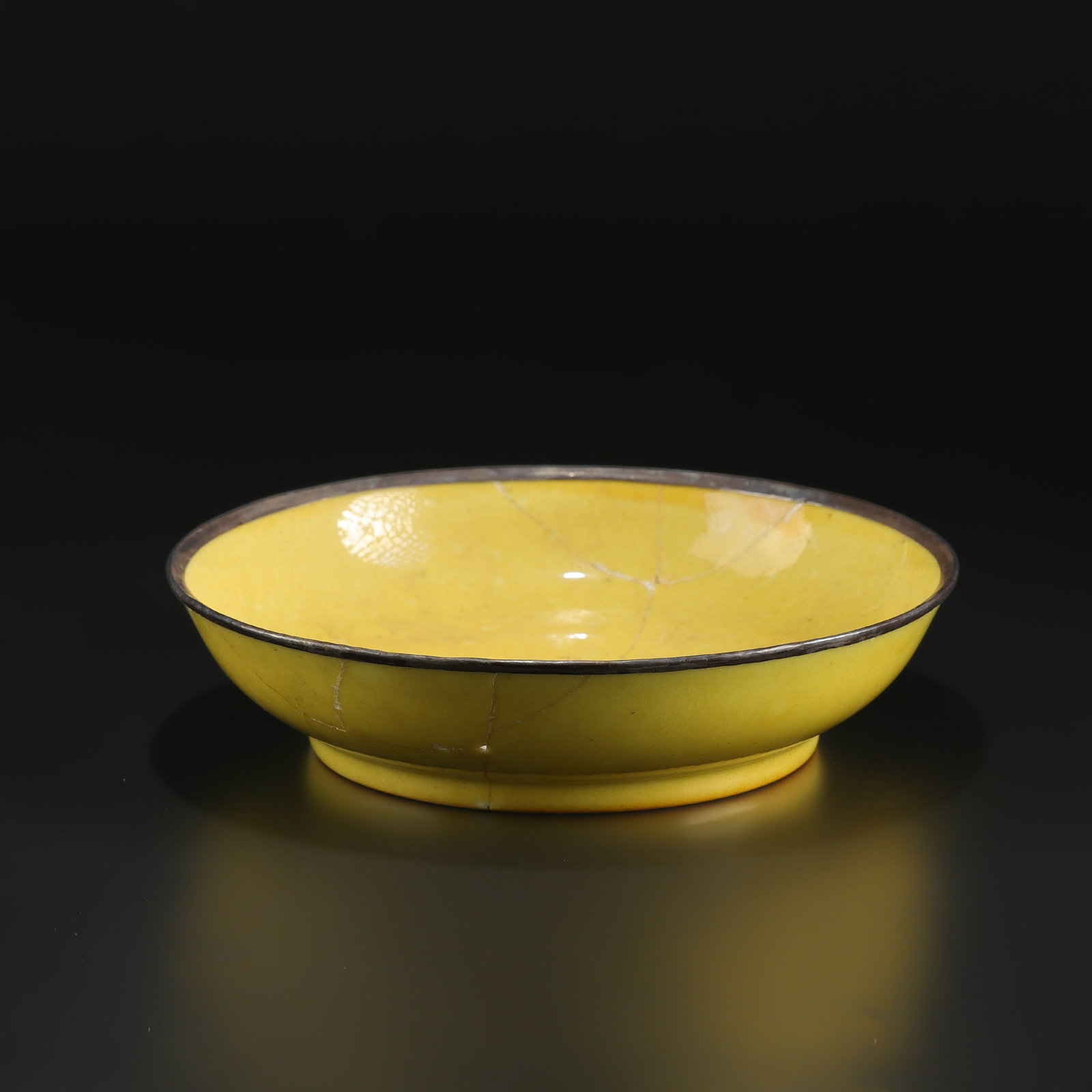 Vintage Art Antique Chinese Old Porcelain Plate Bowl Vessel Ming Qing Dynasty: Vintage Art Antique Chinese Old Porcelain Plate Bowl Vessel Ming Qing Dynasty Size Detail: 20.5 x 5cm Weight: 455gram