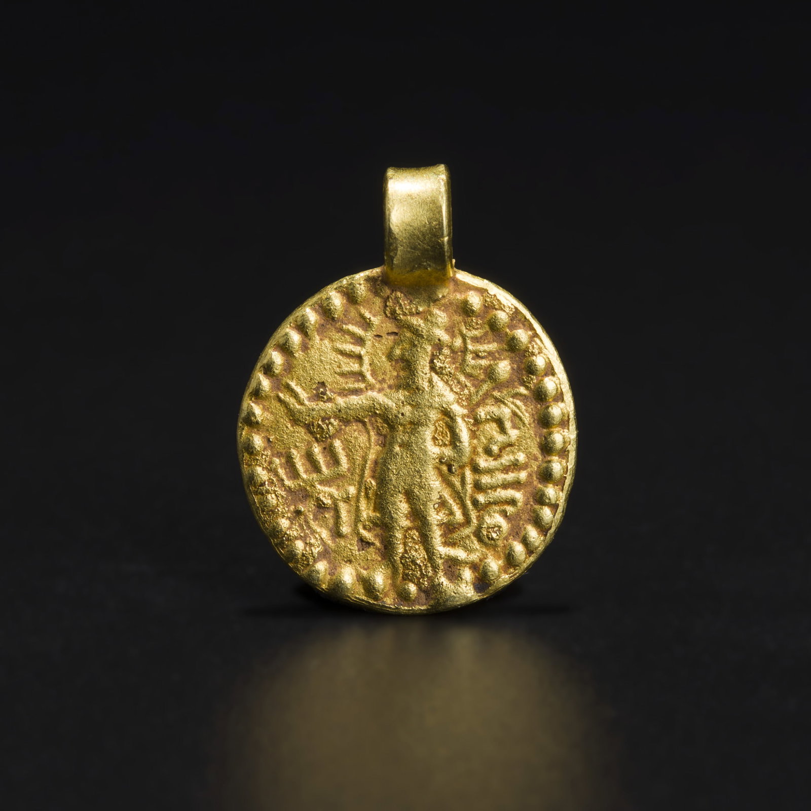 Antique Vintage Kushan Huvishka 18K Gold Coin Stamp Pendant: Antique Vintage Kushan Huvishka 18K Gold Coin Stamp Pendant Size Detail: 1.2 x 1.6cm Weight: 1.8gram