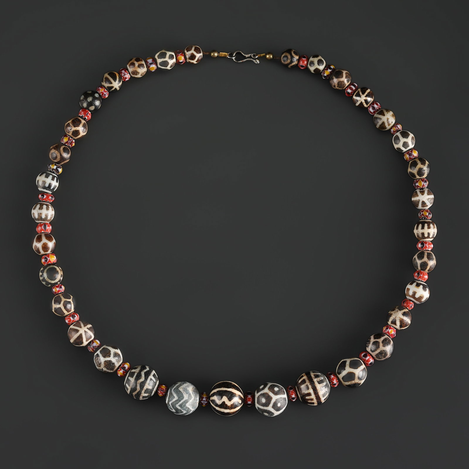 Collection of Antique Mixed Old Dzi Agate Beads and Glass Beads Necklace: Fine Bead Necklace Collection of Antique Mixed Old Dzi Agate Beads and Glass Beads Necklace. A desirable auction piece showing attractive natural color, texture, and character. Well suited for Tibetan