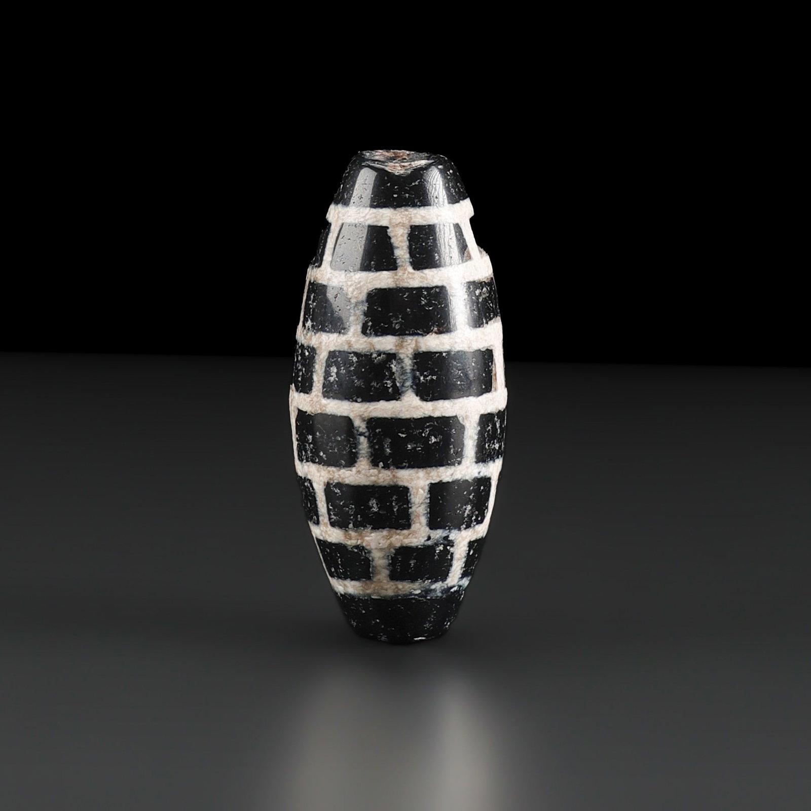 Antique Nepal Indian Himalayan Regions Phum Dzi Old Agate Bead Pendant: Fine Bead Antique Nepal Indian Himalayan Regions Phum Dzi Old Agate Bead Pendant. A desirable auction piece showing attractive natural color, texture, and character. Well suited for Tibetan and Himala