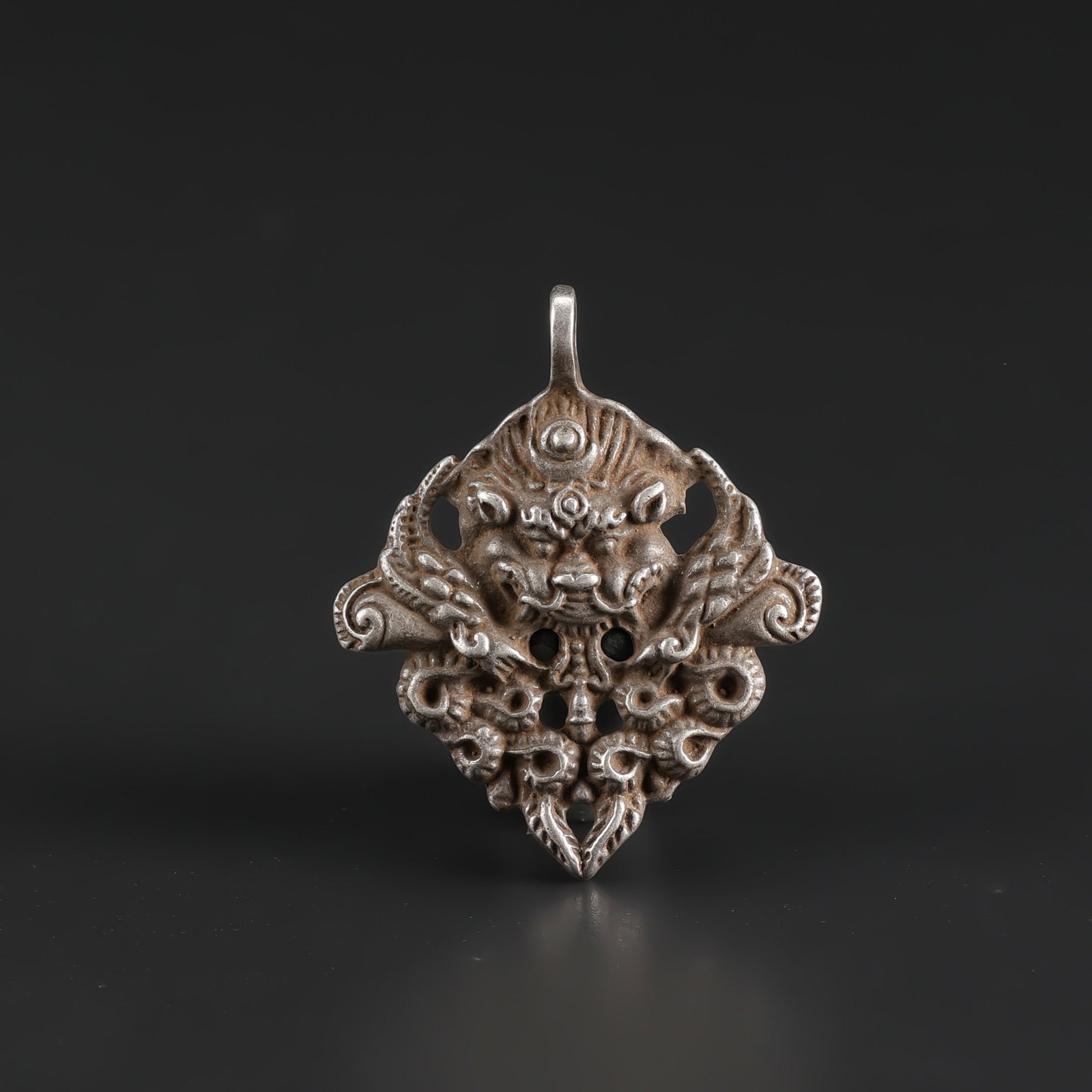 Old Tibet Sky Iron Buddhism Redpoll Winged Garuda Bird Eagle Buddha Pendant (1 of 4)