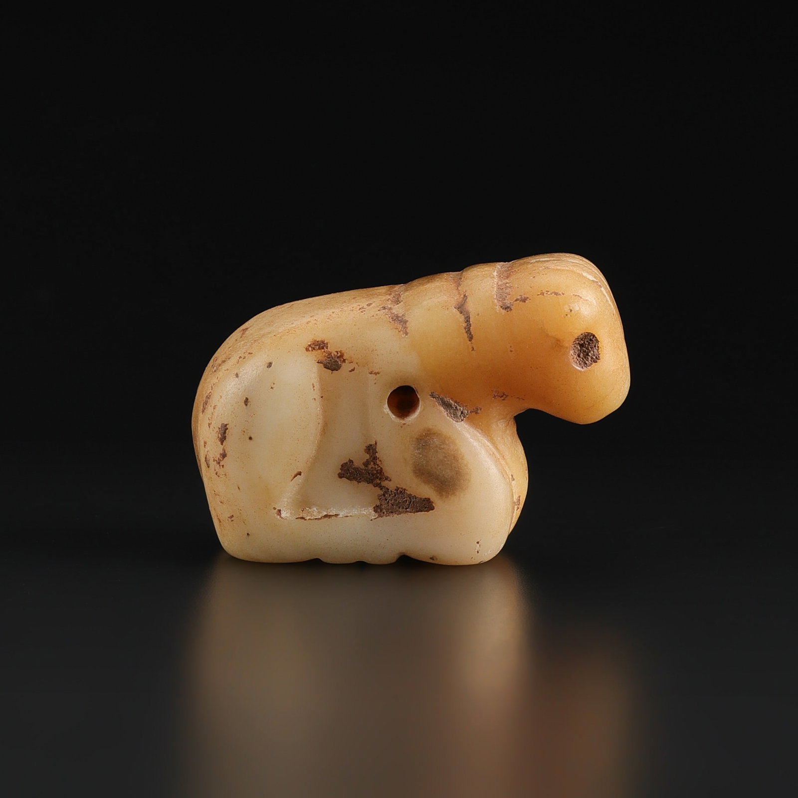 Old Aniique Carved White Agate Amulet Bead: Fine Other Old Aniique Carved White Agate Amulet Bead. A desirable auction piece showing attractive natural color, texture, and character. Well suited for ethnographic jewelry collectors, display, or 