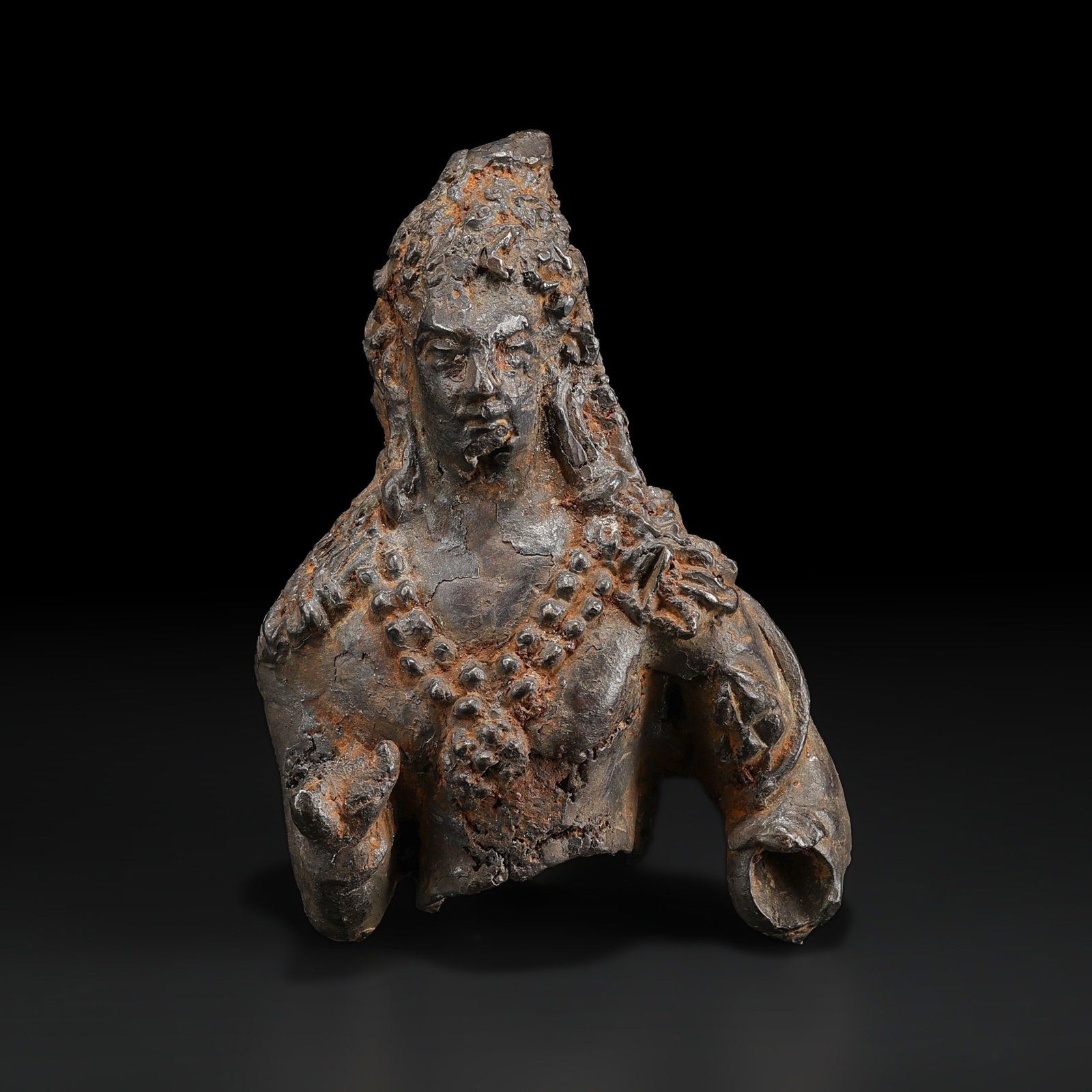Antique Bronze Statue of a Deity Bodhisattva: Antique Bronze Statue of a Deity Bodhisattva, showing cast detail, patina, and collectible antiquities-style character. Size Detail: 5.5 x 7.5cm Weight: 266gram