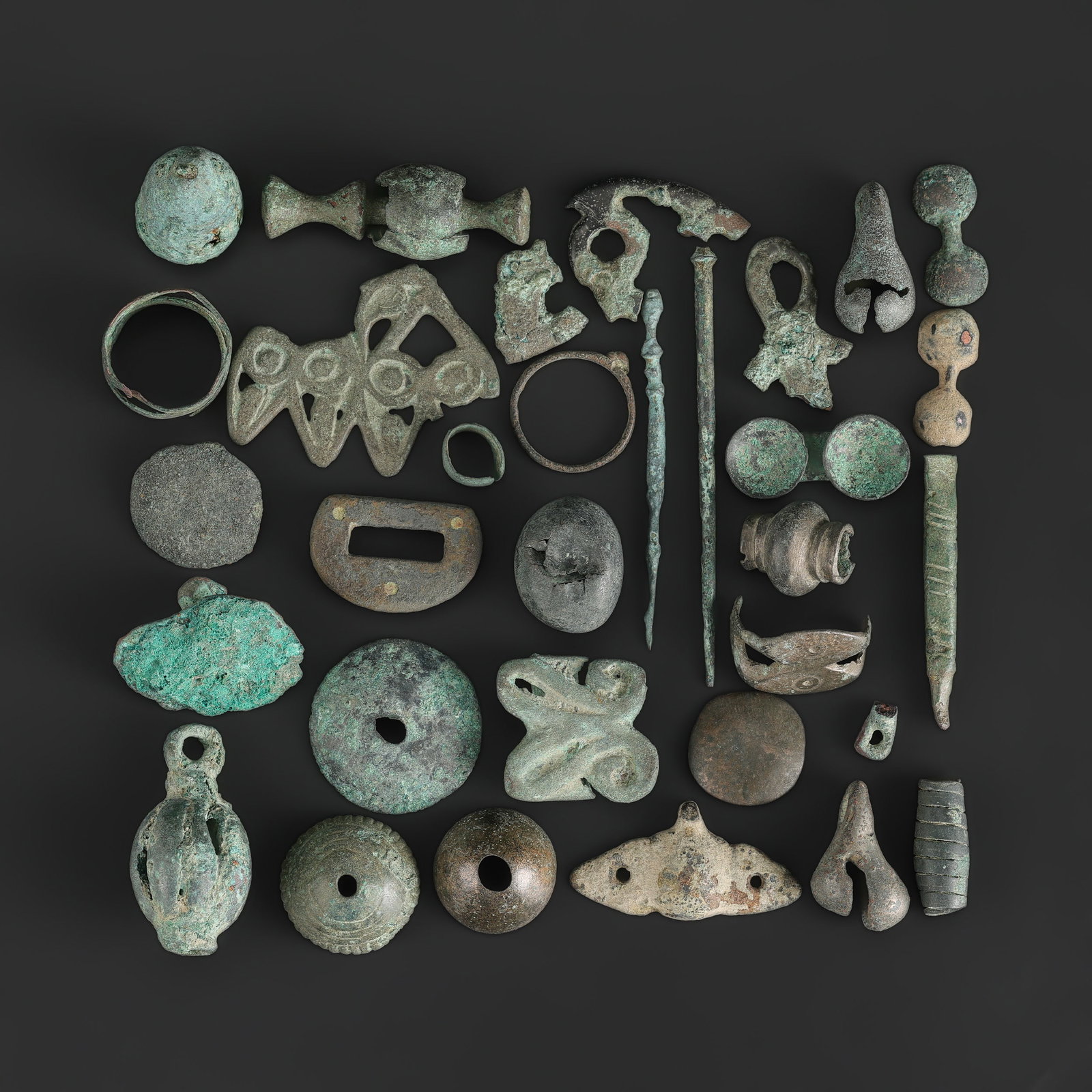 Lot Of Antique Bronze Belt Cloths Jewelry Ornaments (1 of 4)