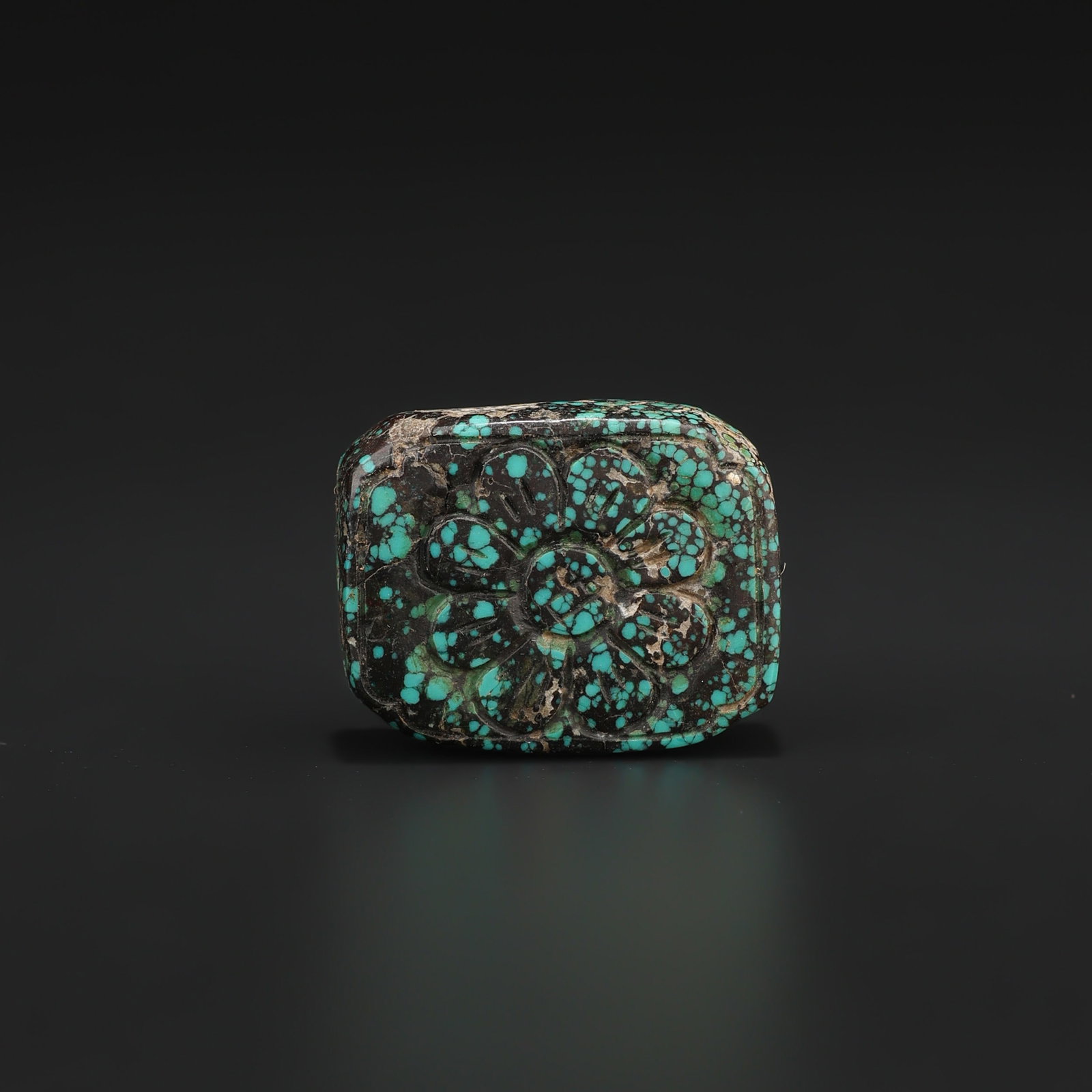 Chinese Ming Dynasty Turquoise Pendant Bead Decorated Beautifully With Flower Motif Design: Chinese Ming Dynasty Turquoise Pendant Bead Decorated Beautifully With Flower Motif Design featuring quality craftsmanship and collectible appeal. Suitable for display or collection. Size Detail: 2.7 