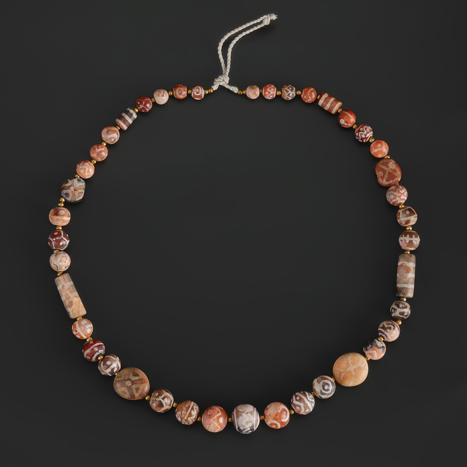 Decorated Painted Etched Agate Bead Necklace: Decorated Painted Etched Agate Bead Necklace featuring quality craftsmanship and collectible appeal. Suitable for display or collection. Length: 22in Total Weight: 86gram