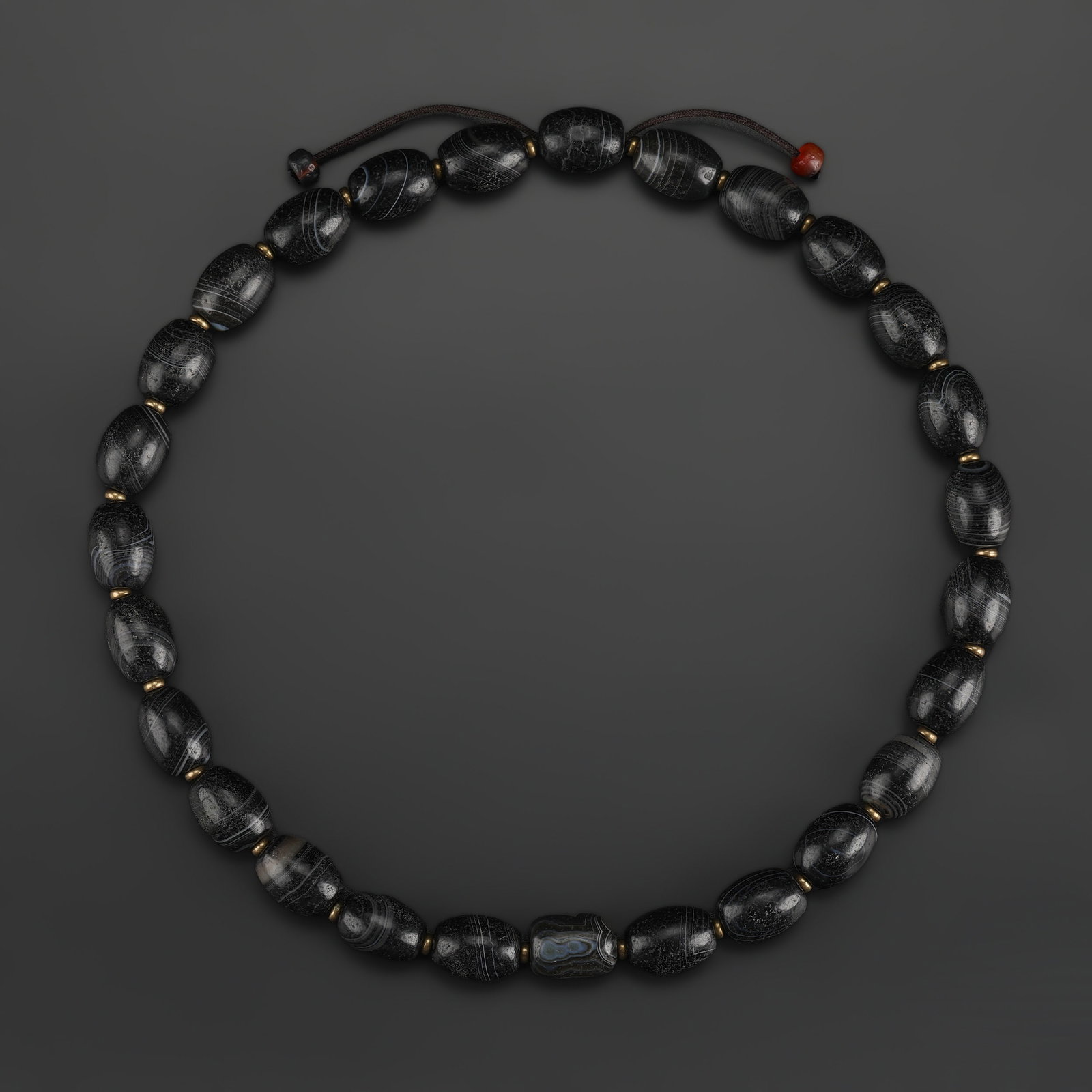 Vintage Mala of Banded Agate beads Jewelry Strand Necklace String: Vintage Mala of Banded Agate beads Jewelry Strand Necklace String featuring quality craftsmanship and collectible appeal. Suitable for display or collection. Length: 23in Total Weight: 174gram