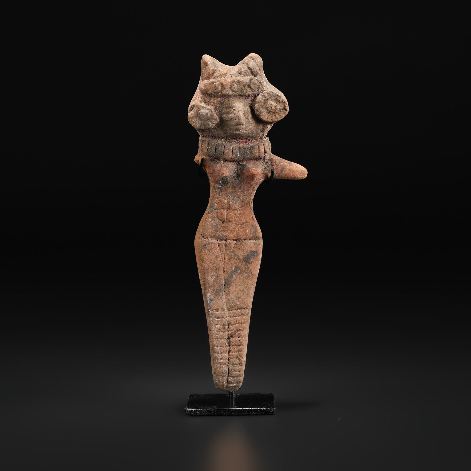 Antique Indus Valley Terracotta Clay Idol: Antique Indus Valley Terracotta Clay Idol featuring quality craftsmanship and collectible appeal. Suitable for display or collection. Size Detail: 6.5 x 16.8cm Weight: 109gram