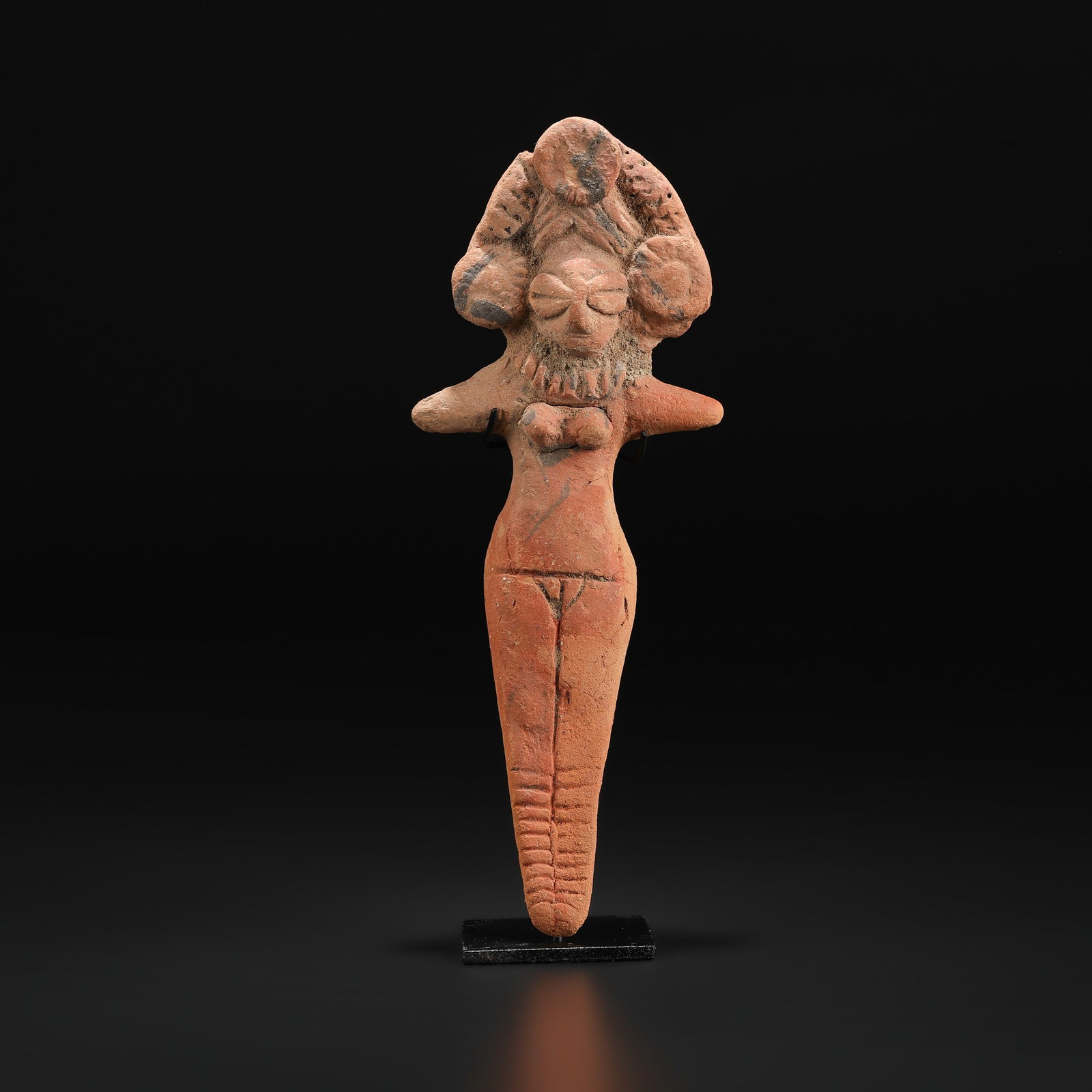 Antique Indus Valley Terracotta Clay Idol: Antique Indus Valley Terracotta Clay Idol featuring quality craftsmanship and collectible appeal. Suitable for display or collection. Size Detail: 7.5 x 19cm Weight: 148gram