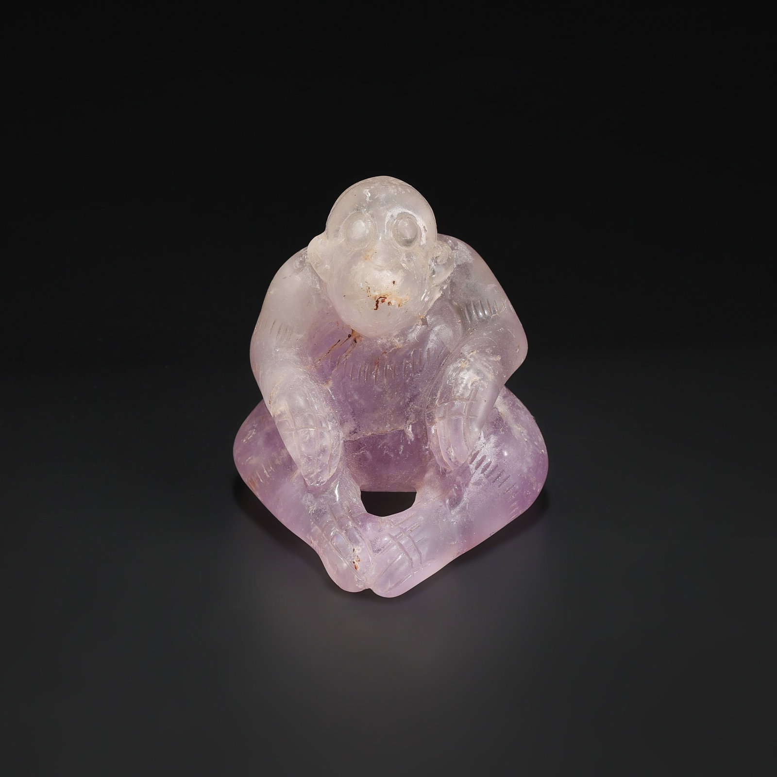 Near Eastern Bactrian Amethyst Monkey Figurine Pendant: Near Eastern Bactrian Amethyst Monkey Figurine Pendant featuring quality craftsmanship and collectible appeal. Suitable for display or collection. Size Detail: 4.8 x 4.8cm Weight: 95gram