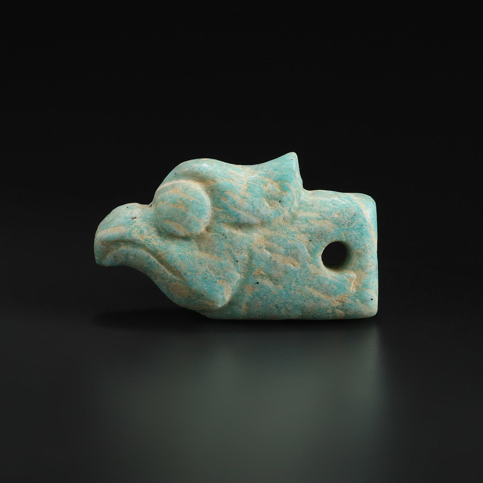 Chinese Eastern Zhou Dynasty Hand-Carved Amazonite Bird Type Figurine Pendant: Chinese Eastern Zhou Dynasty Hand-Carved Amazonite Bird Type Figurine Pendant featuring quality craftsmanship and collectible appeal. Suitable for display or collection. Size Detail: 4.3 x 2.6cm Weigh