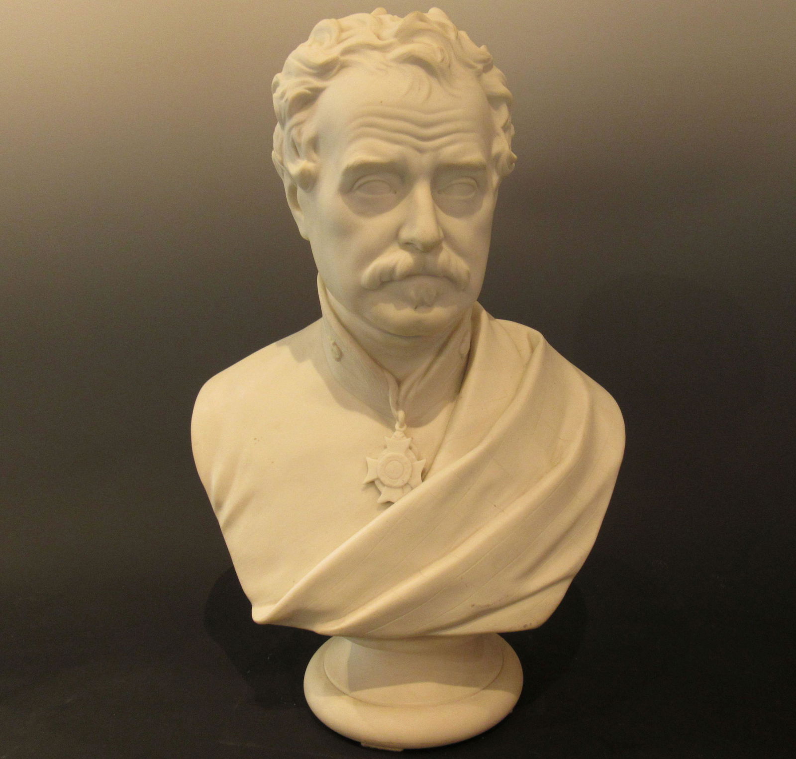 White Wedgwood Sculpture Bust Campbell (1 of 8)