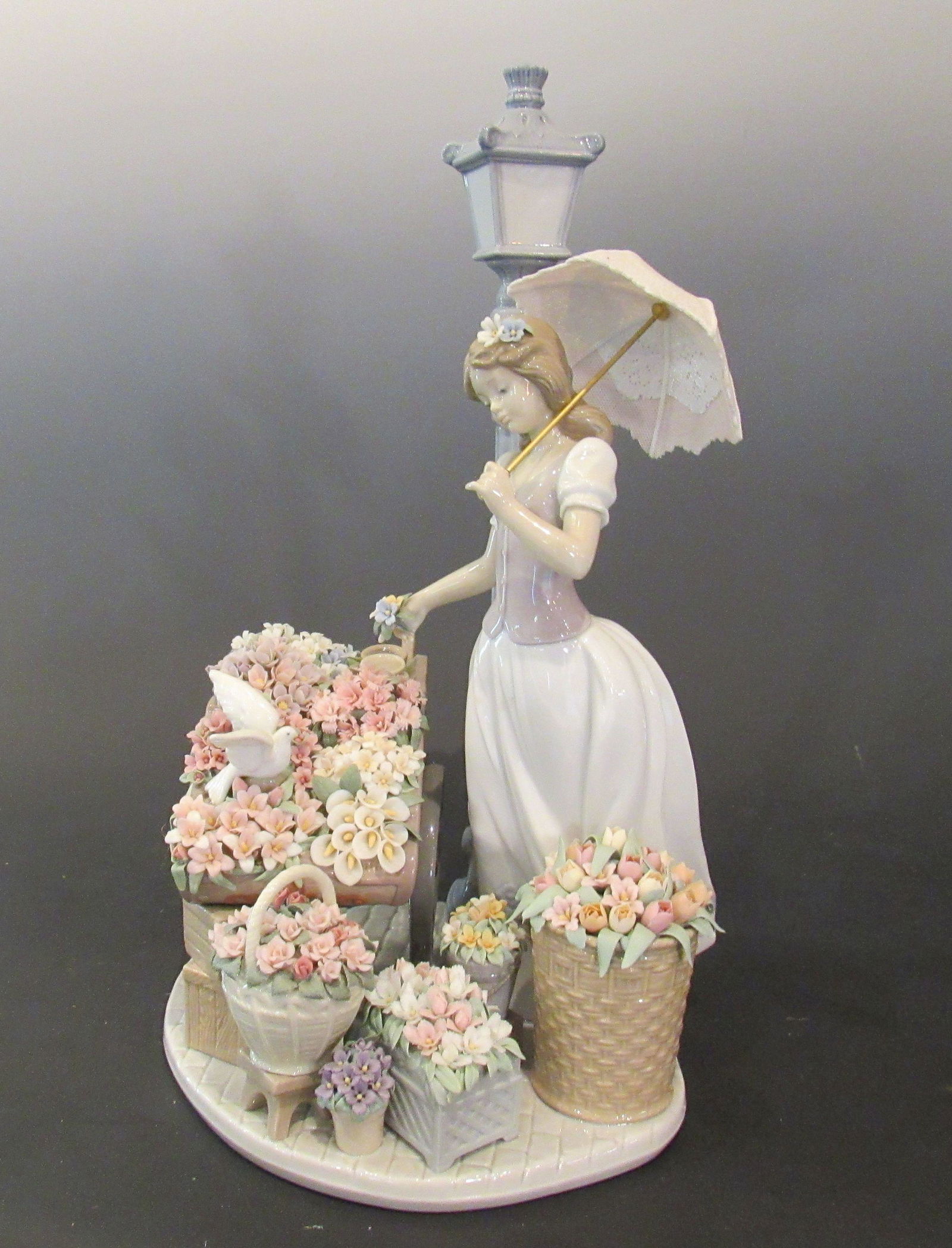 Lladro Porcelain Figure Flowers for Everyone (1 of 7)