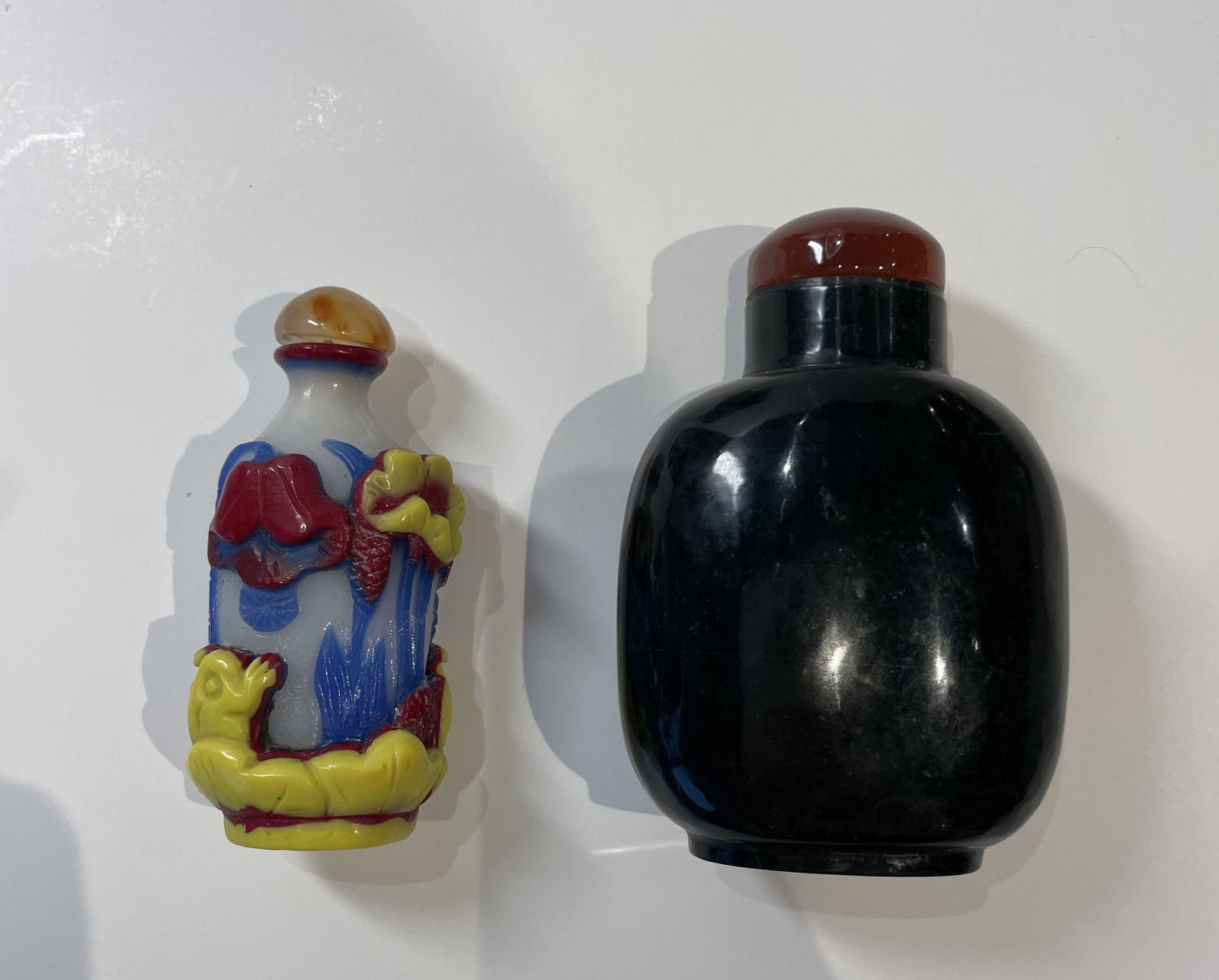 Two Antique Chinese Porcelain & Agate Snuff Bottles (1 of 4)