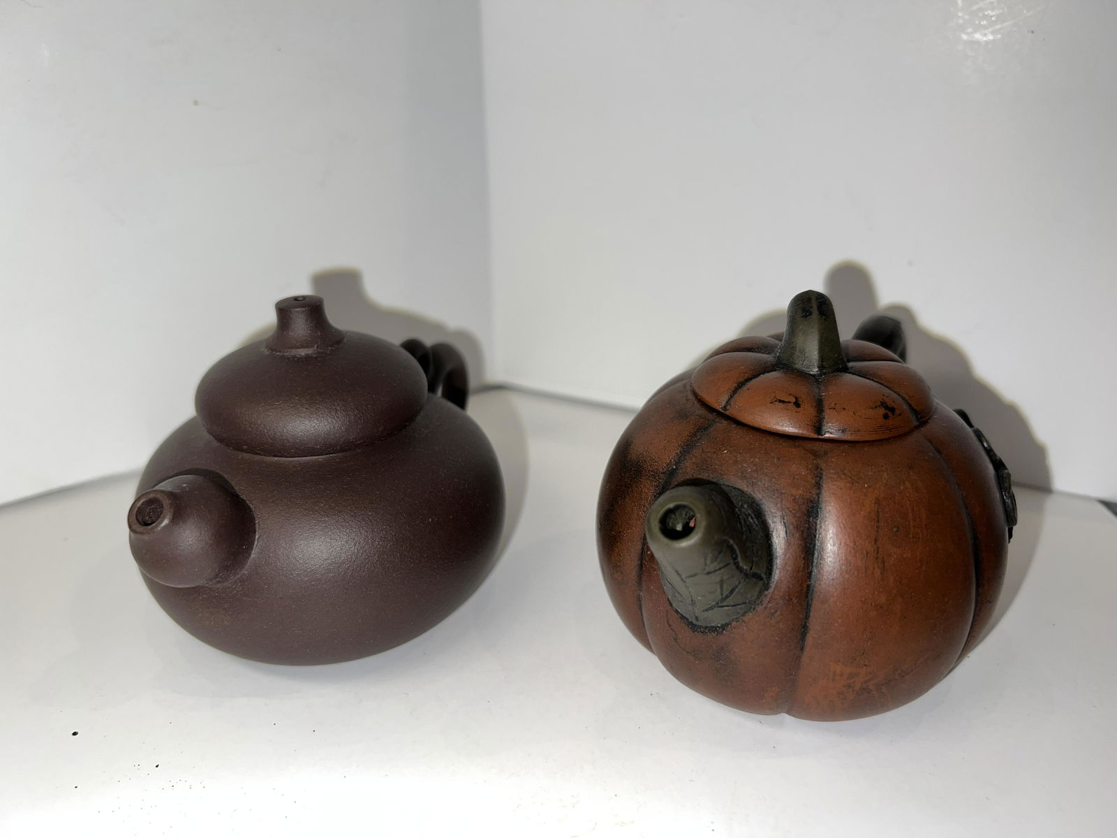 Lot of 2 Asian Chinese Yixing Clay Teapots (1 of 4)