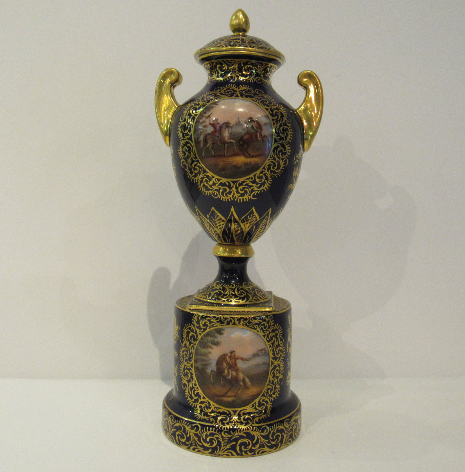 Antique Hand Painted Royal Vienna Urn W/ Lid (1 of 6)