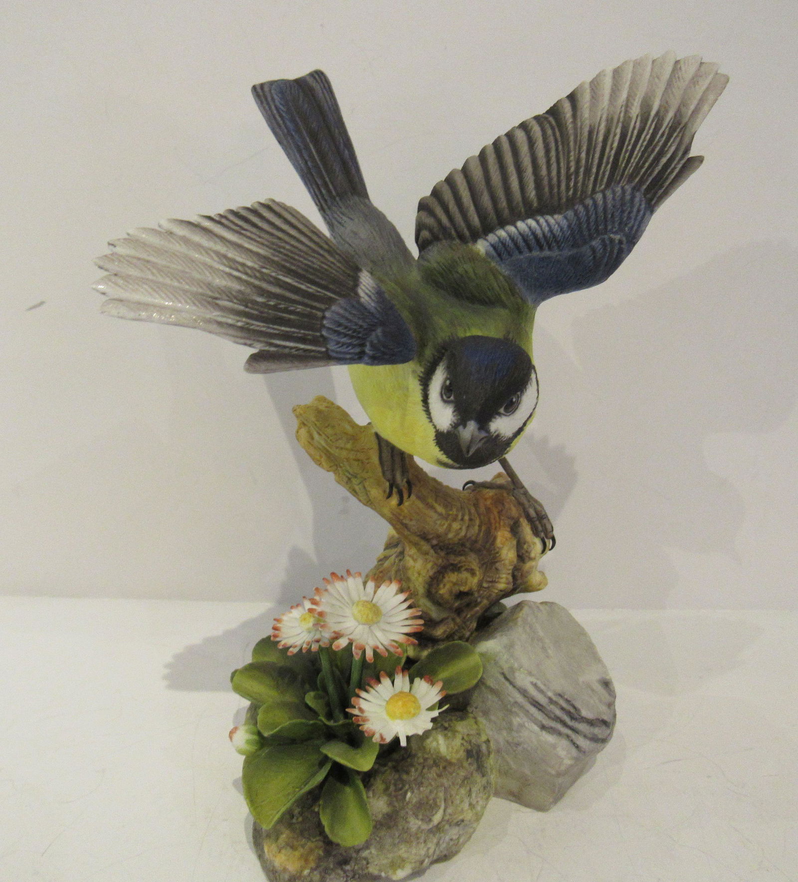 Vintage Boehm Porcelain Great Tit Bird Figurine (1 of 5)