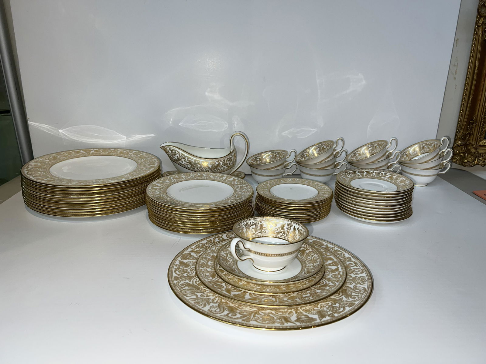 Antique Wedgwood China Set Gold Florentine (1 of 12)