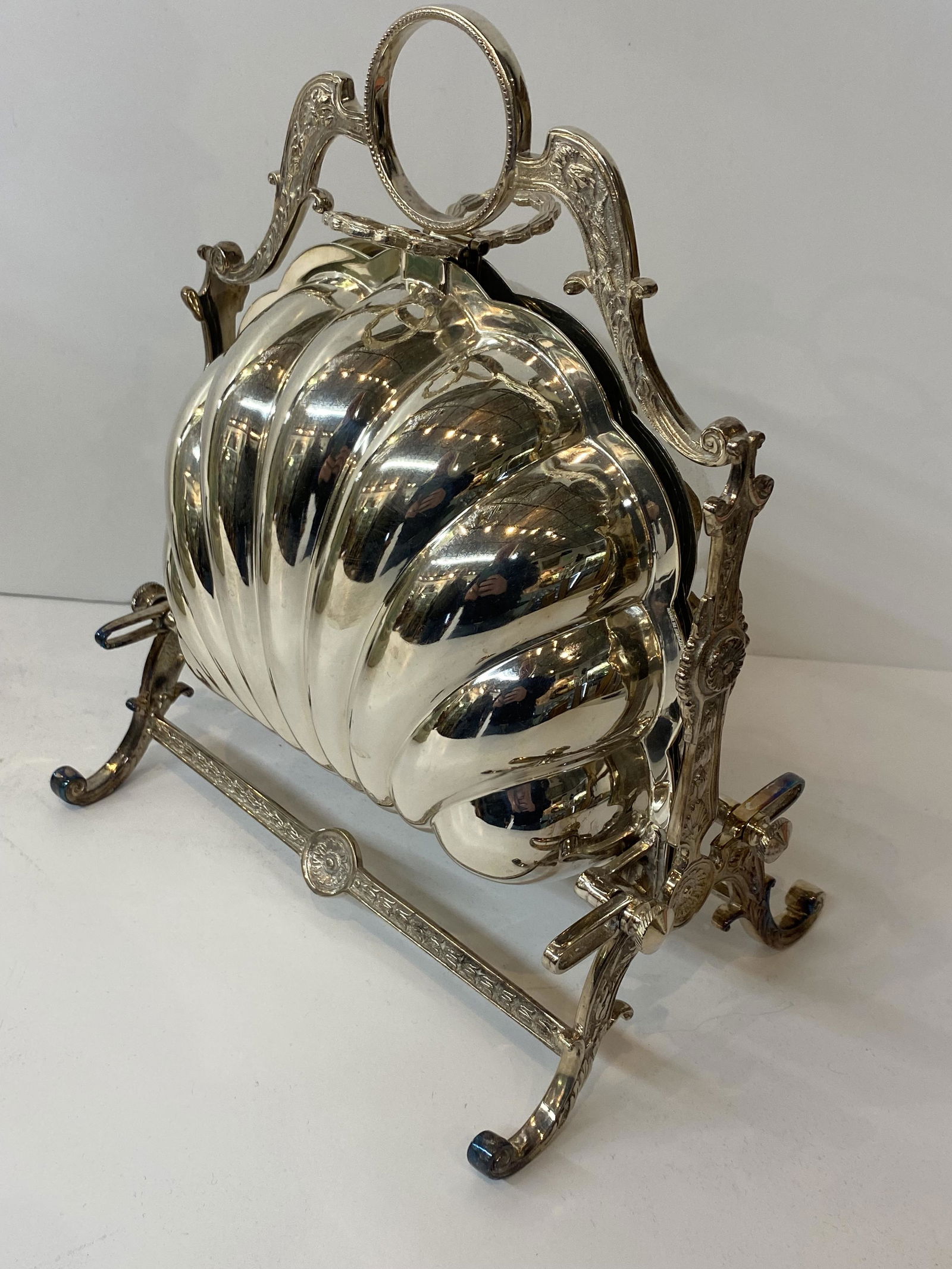 Silverplate Bifold Bun Warmer (1 of 3)