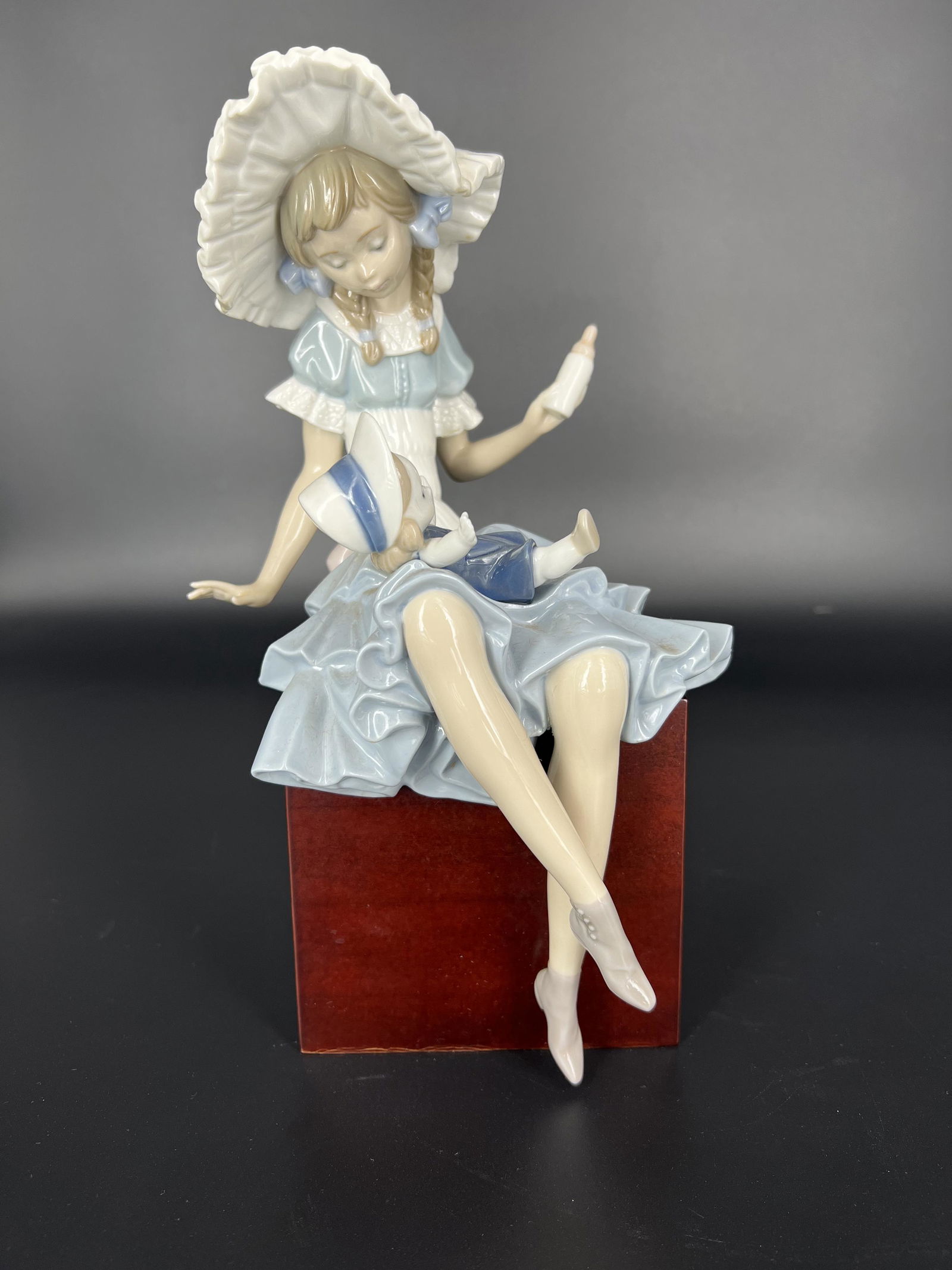 Lladro Cathy & Her Doll Porcelain Figurine#1380 (1 of 5)