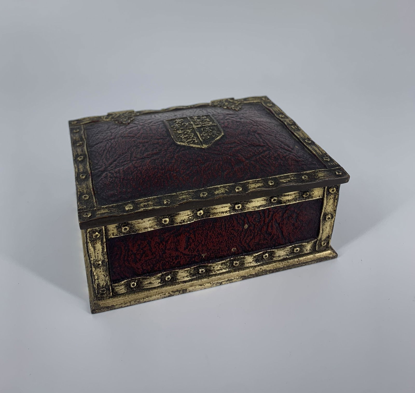 Tiffany Studios (1902 - 1932) Cigarette Box In Red Heraldic Pattern #2048 (1 of 9)