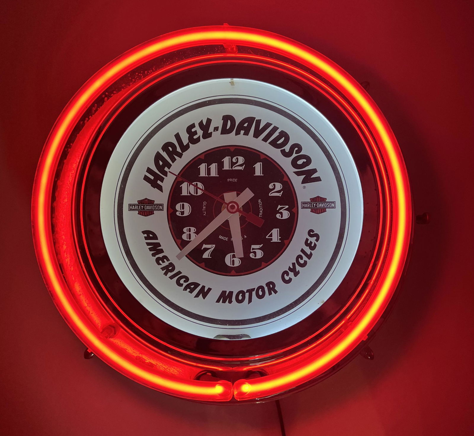 Vintage Harley-Davidson American Motor Cycles Lumichron Neon Clock (1 of 6)