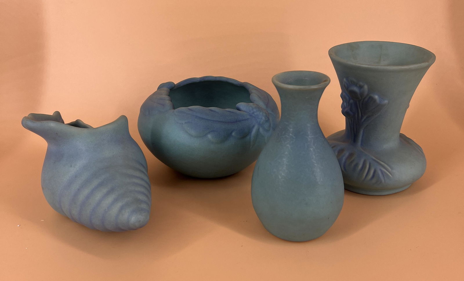 Lot of 4 Vintage Van Briggle Pottery Bowls Vases & Shell (1 of 13)