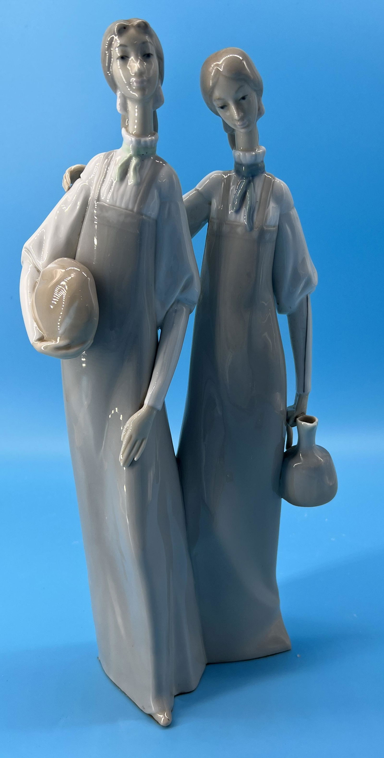 Retired Lladro Porcelain Figurine Amish Women w/ Jugs Spain (1 of 6)