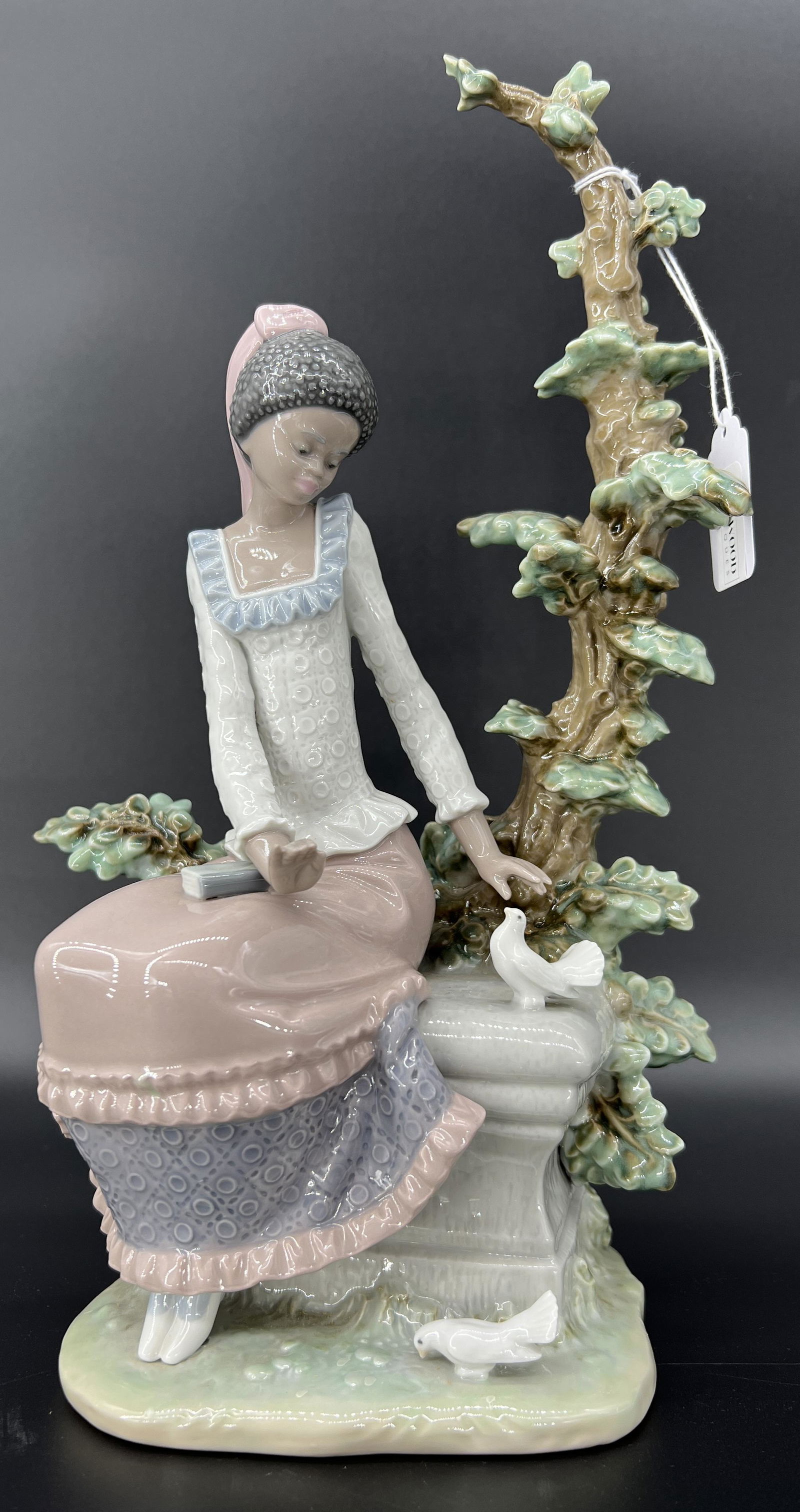 Vintage Lladro Spain Porcelain Figurine 'Harmony' Black Legacy Collection: Vintage Lladro Spain Porcelain Figurine. 'Harmony' Black Legacy Collection. Signature on bottoms. No chips or cracks noticed.