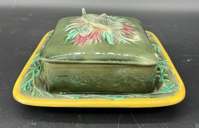 Antique 19th Century George Jones Majolica Sardine Dish & Cover: Antique 19th Century George Jones Majolica Sardine Dish & Cover. Unsigned. Small chip on top fin.