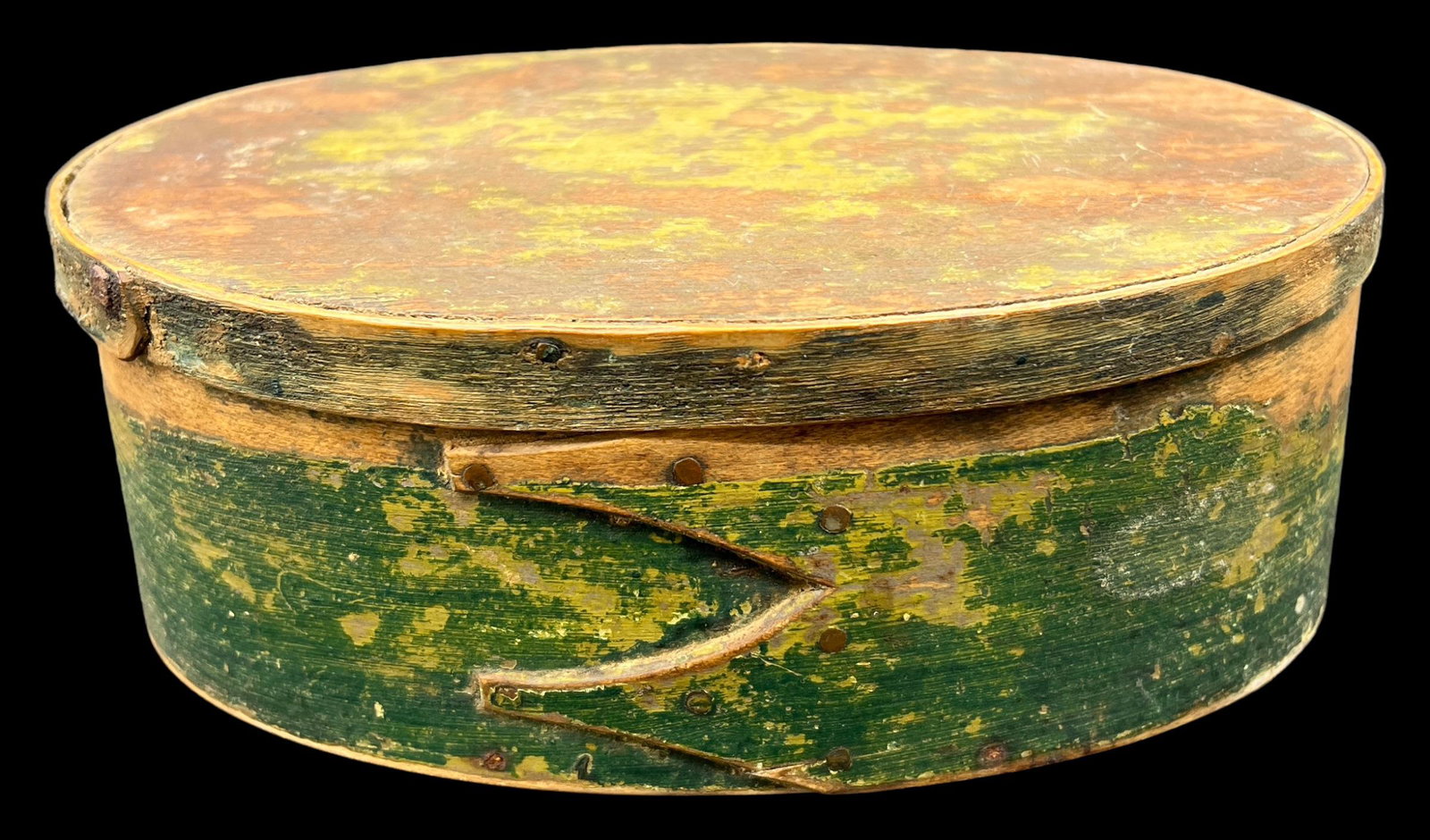 Antique Primitive Wooden Shaker Pantry Box Green: Antique Primitive Lidded Wooden Shaker Pantry Box. Painted a bright grass like green color. Bentwood. Milk paint. Size: 2.75" x 7.5" Folk art.