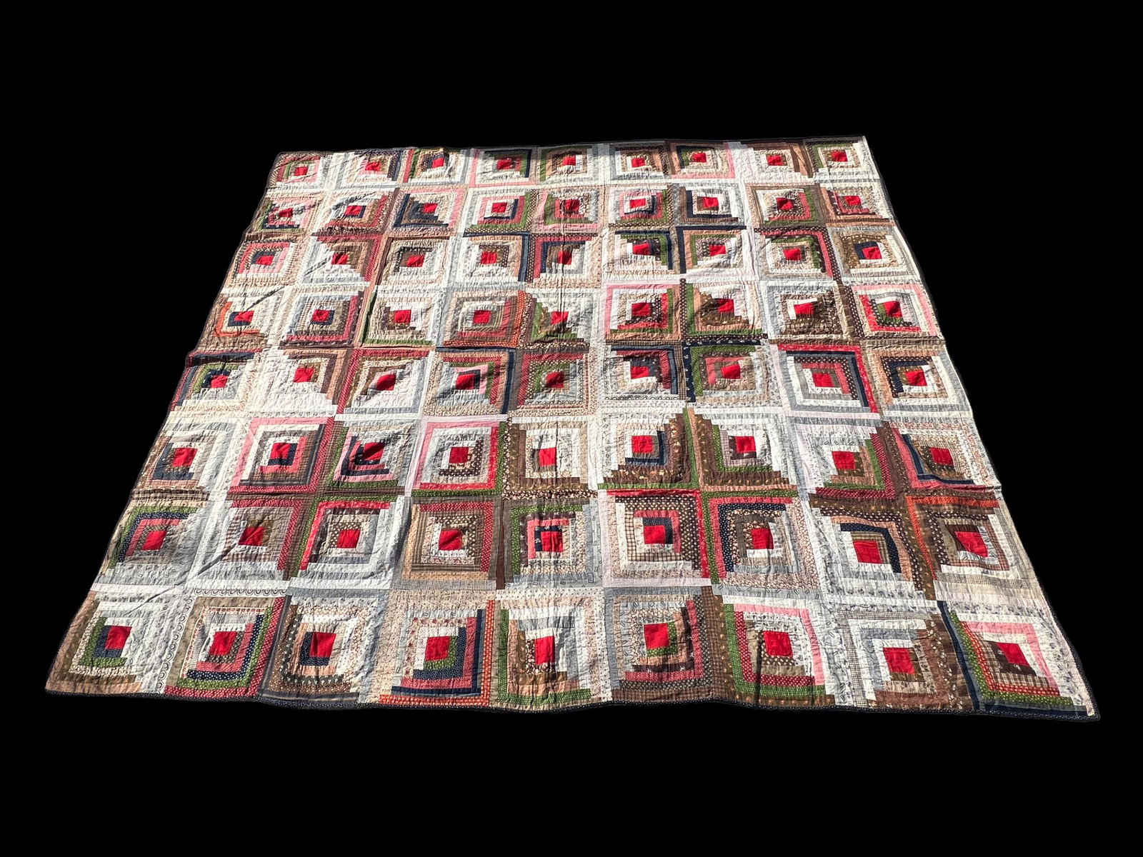Antique Primitive Handmade Pennsylvania Log Cabin Quilt Blanket: Primitive handmade quilt. Pennsylvania log cabin pattern. Size: 96" x 110". Folk art.