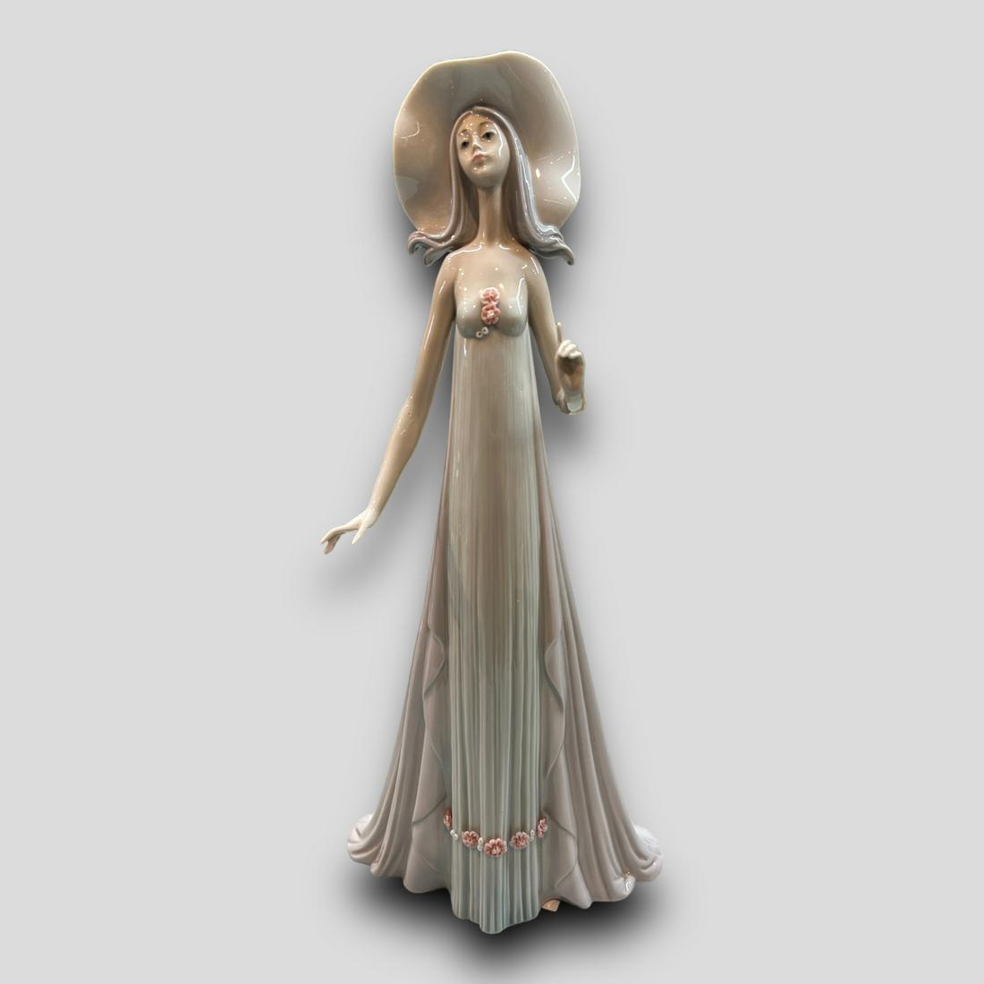 Vintage Lladro Spain 'the Debutante' Porcelain Figurine Auction