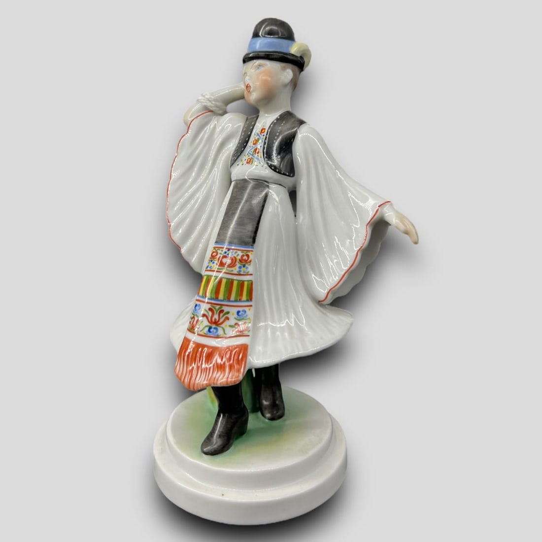 Antique Herend Hungary Folk Dancer Boy Porcelain Figurine (1 of 5)