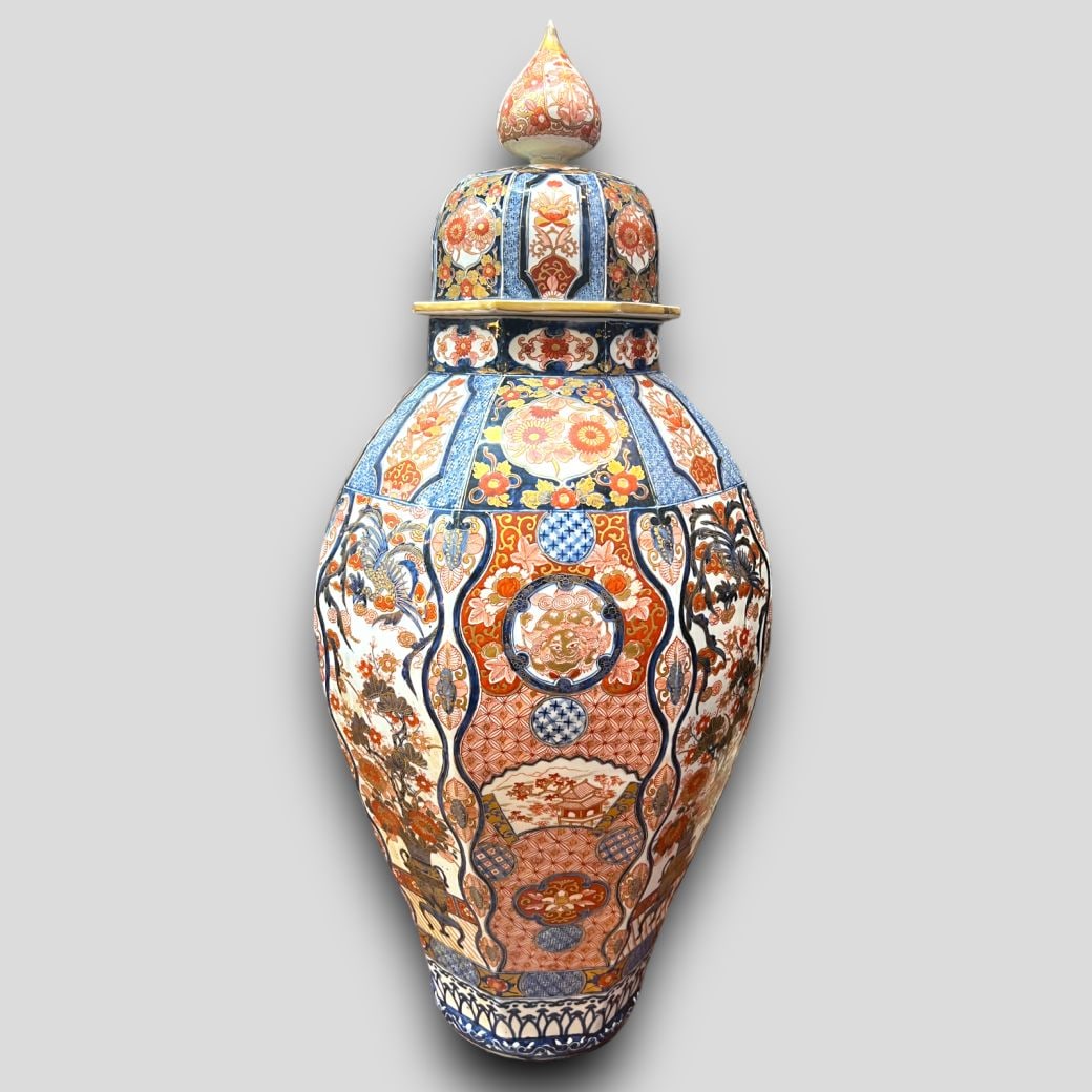 Antique 19th C.Palace Size Imari Japanese Cover Jar (1 of 8)