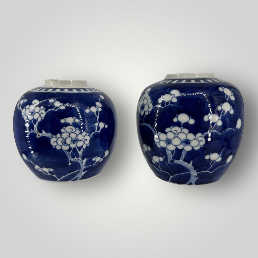 Lot of 2 Antique Chinese Blue Porcelain Vases Ginger Jars (1 of 5)