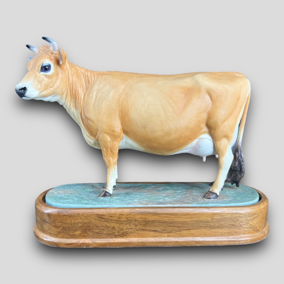 Antique Royal Worcester Jersey Cow Porcelain Figurine on Wooden Base (1 of 6)