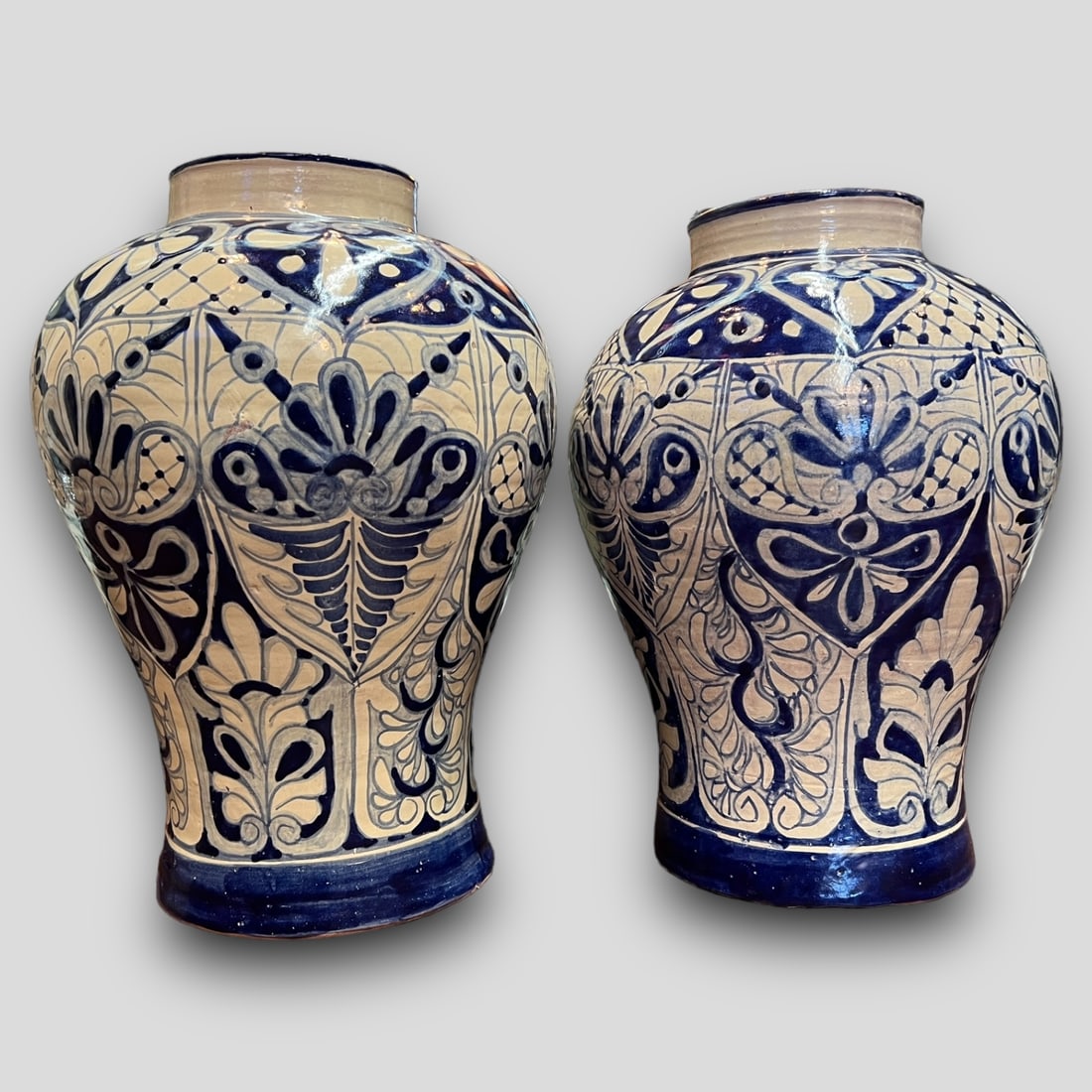 Vintage Pair of 2 Large Mexican Alba Talavera Blue White Porcelain Vases (1 of 5)