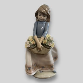 Lladro Spain May Flowers Girl With Basket Of Flowers Porcelain Figurine #5467
