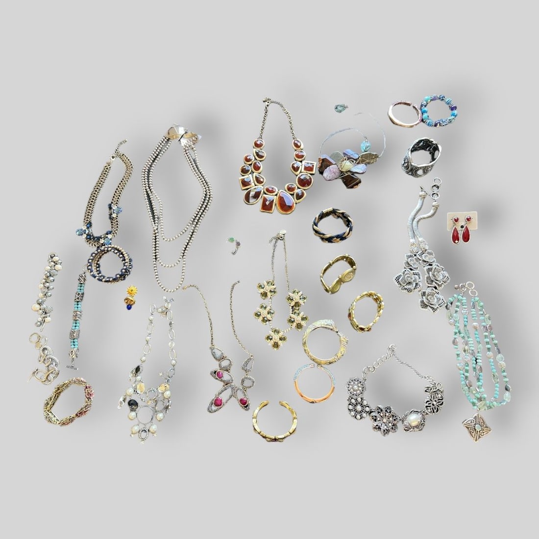 Huge Lot of High Quality Chunky Costume Jewelery (1 of 7)