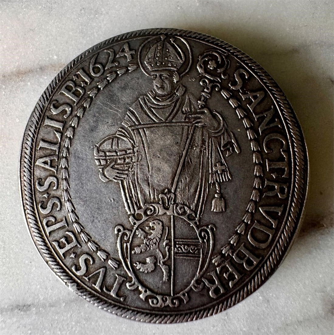 Numismatical Silver Coins With Miniature Drawings: Austria Salzburg 1624 Silver One Thaller Coin with Hand-painted Silhouettes. Painted clothes images can be placed over the main images of women to change the clothes or show different scenes. Coin wei